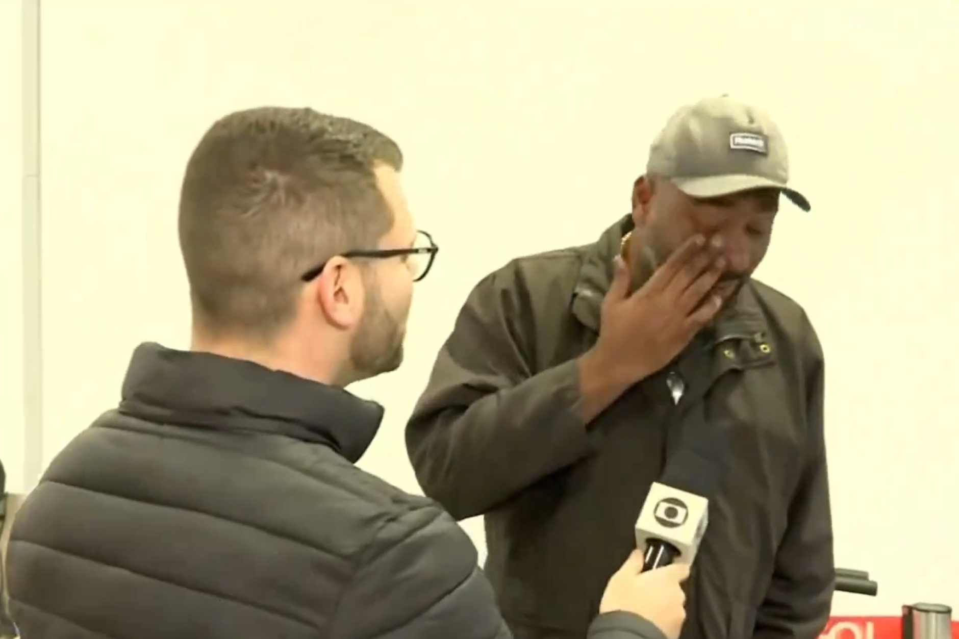 Dieser Mann verpasste wie neun andere Passagier den Flug Voepass 2283 nach Sao Paulo. Das rettete ihm das Leben.