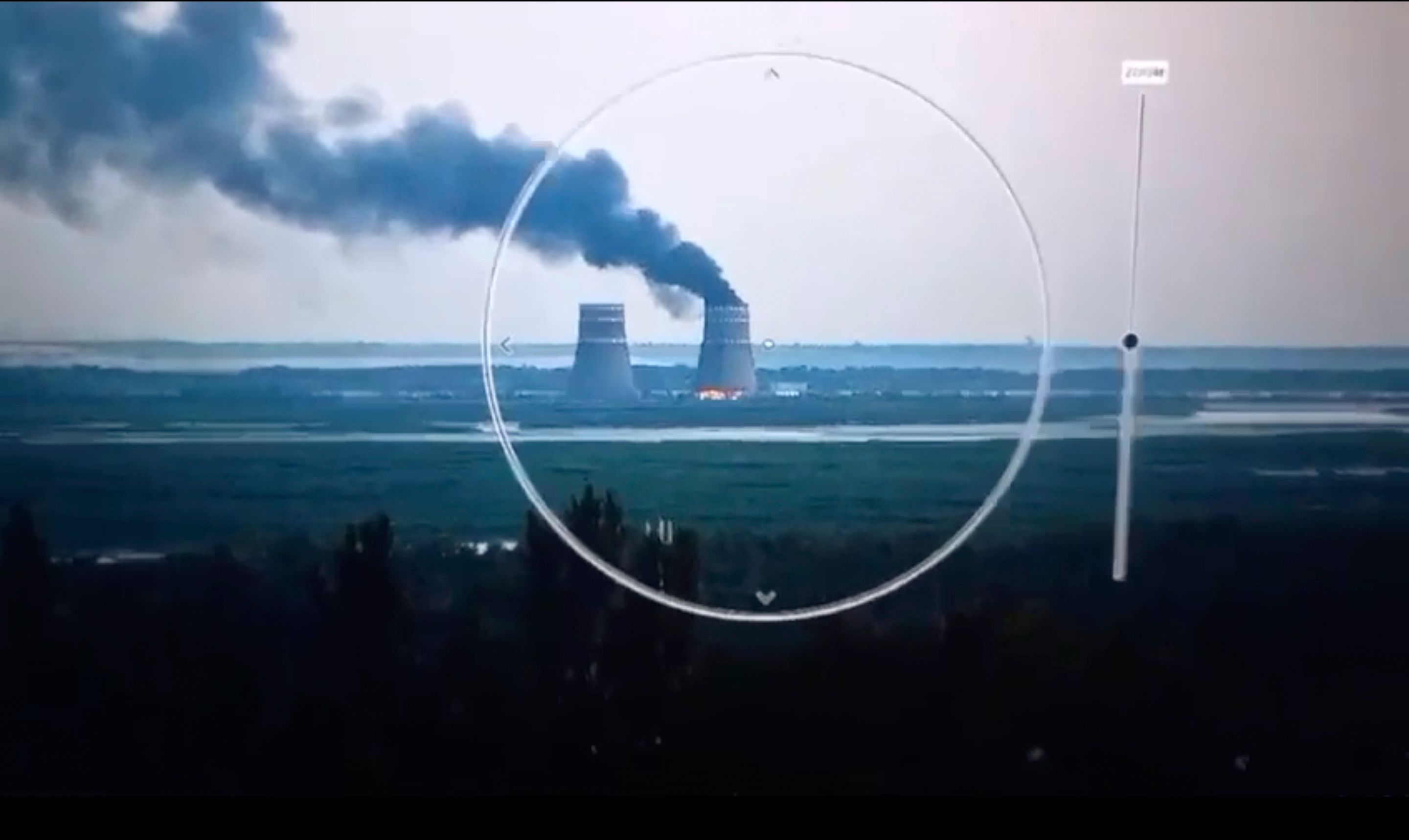 Image - Feuer am Kühlturm des Atomkraftwerks Saporischschja in Südukraine