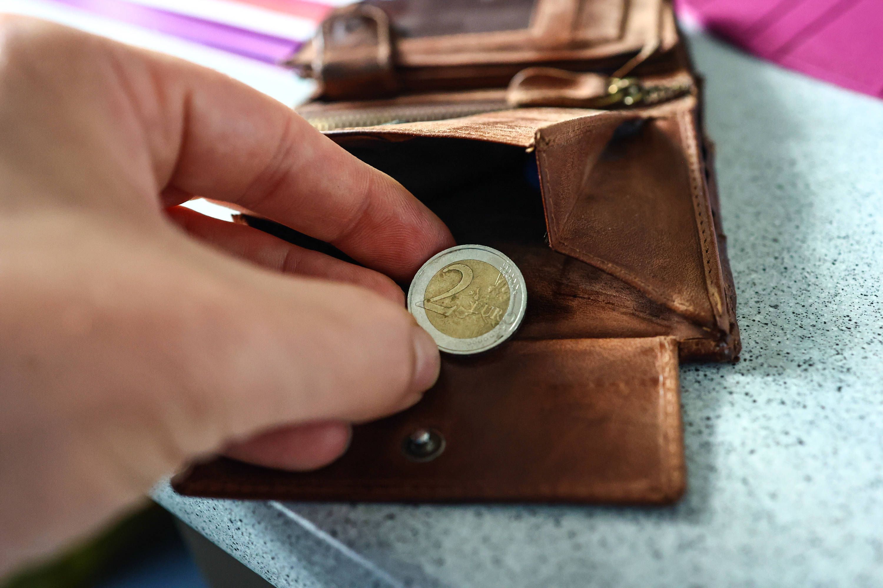 Schock beim Bürgergeld: So viel Geld bleibt NACH der Kürzung übrig