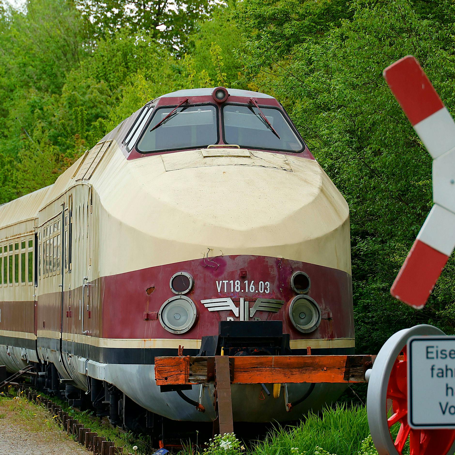 Damit der DDR-ICE wieder rollt: Zug-Retter brauchen dringend Hilfe