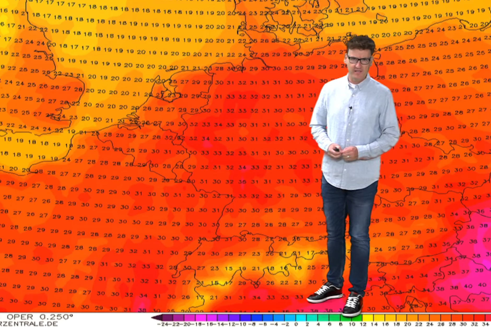 Die Wetteraussichten am Montag versprechen eine hochsommerliche Woche, erklärt Experte Dominik Jung.