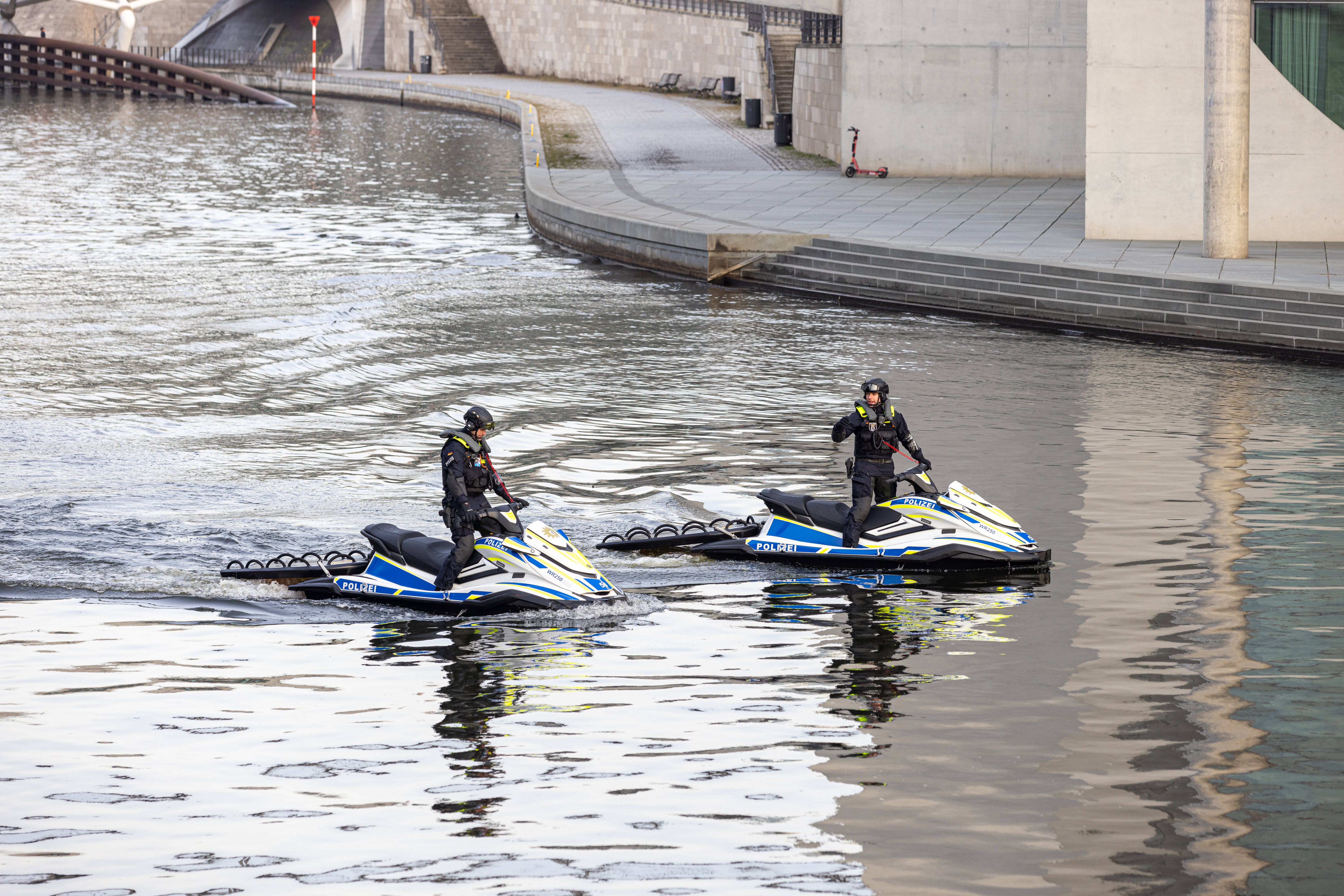 Berliner Polizei jagt Raser auf Jetskis – so viele gingen ins Netz