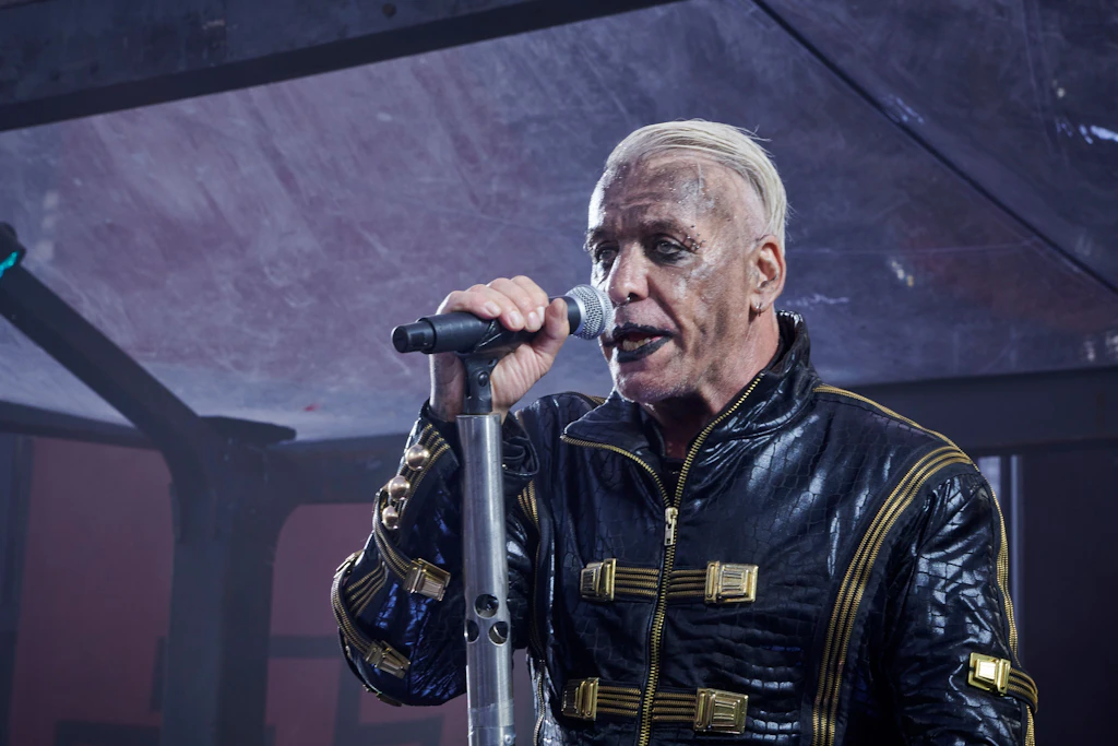 Rammstein und Till Lindemann: Löst DIESES Video das Rätsel um sein Gedicht?