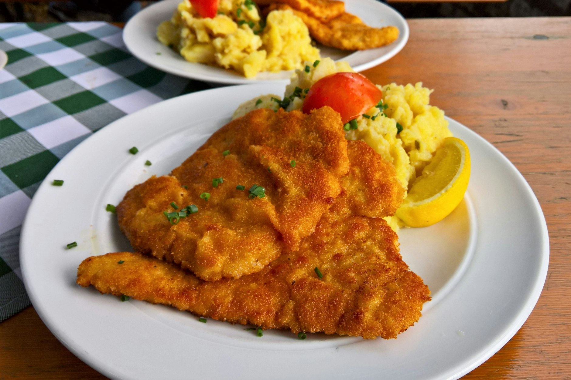 Das Rezept für Kuheuter-Schnitzel kommt aus der ehemaligen DDR und ist eine preiswerte Alternative. 