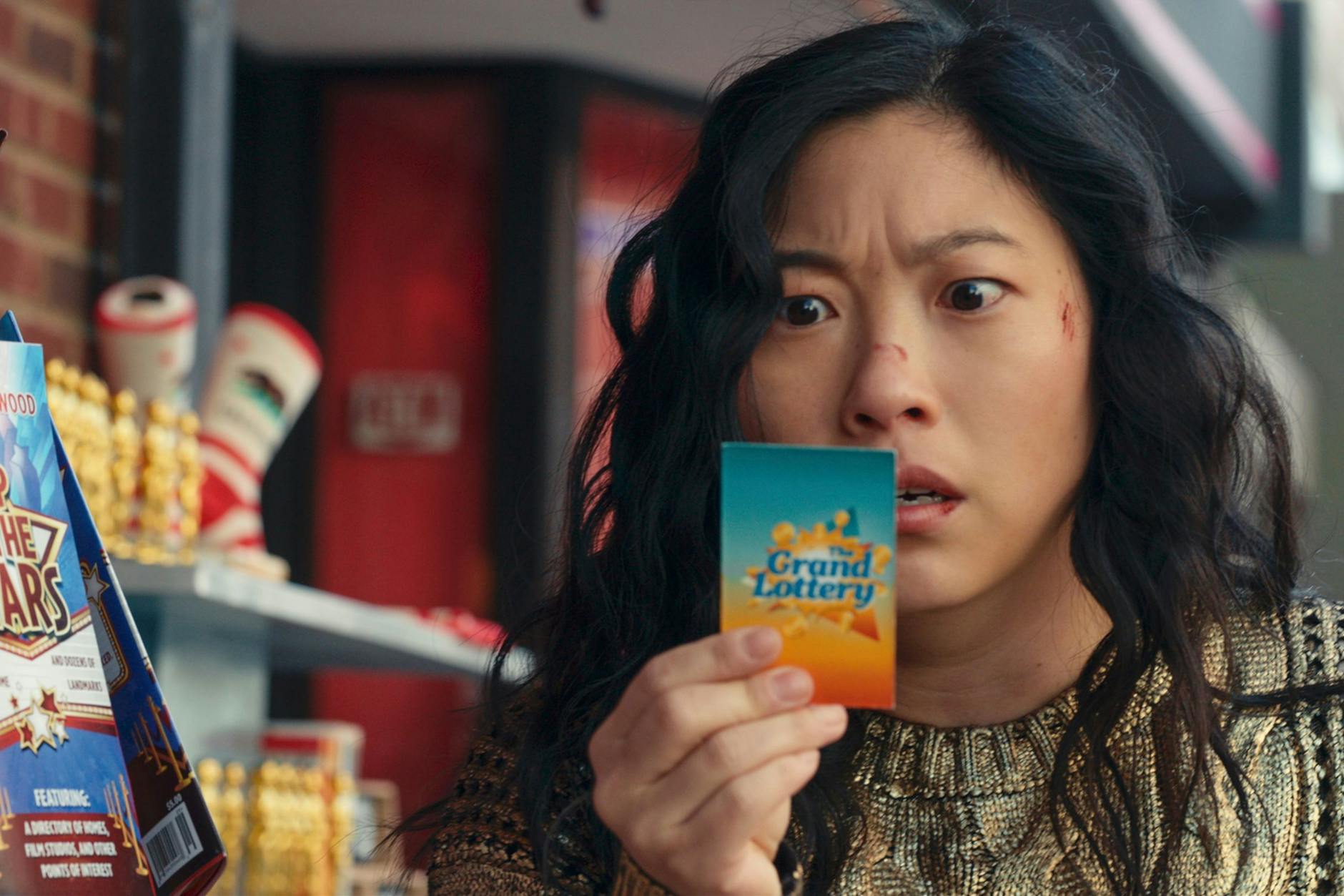 Die Schauspielerin Awkwafina in einer Szene aus Paul Feigs neuer Action-Komödie „Jackpot!“