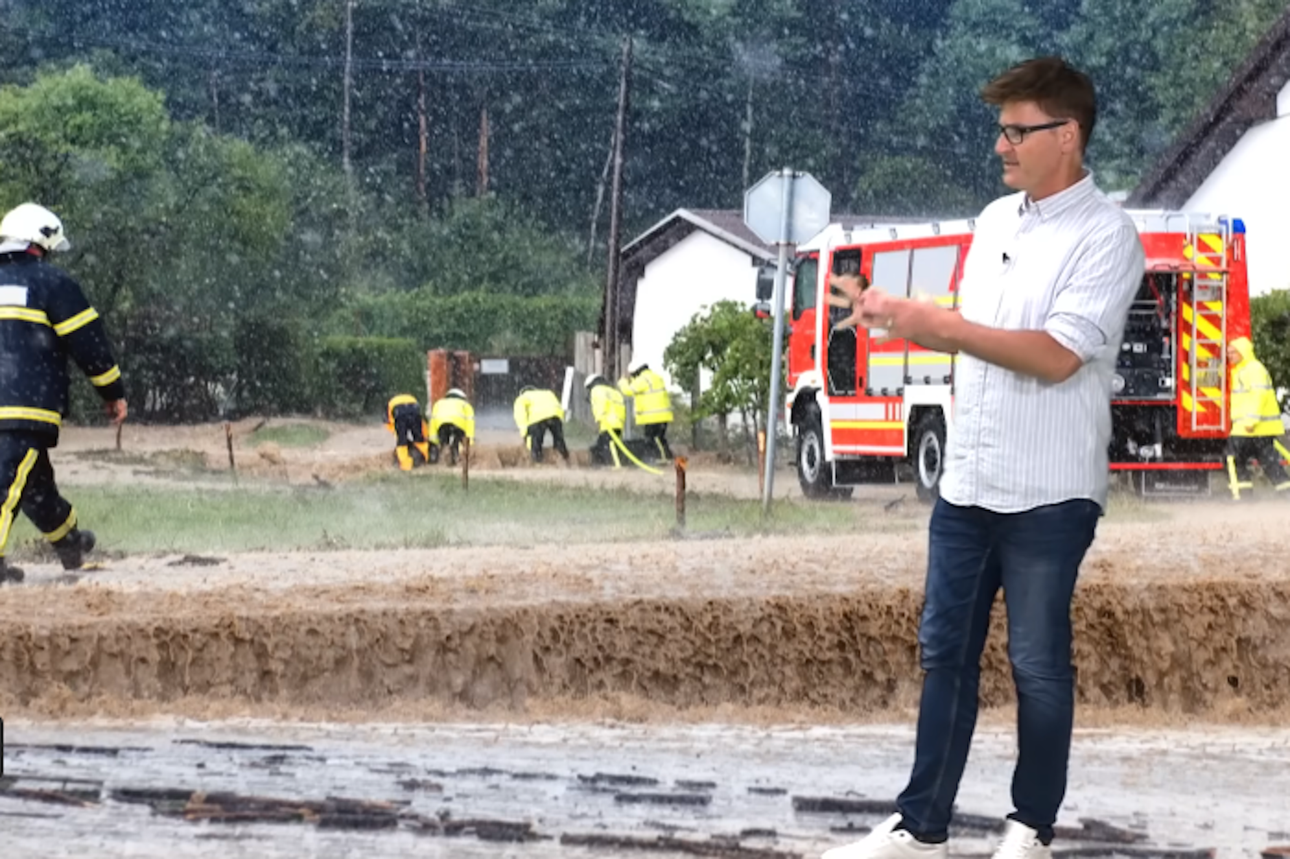 Das Wetter am Dienstag, den 13. August, wird heftig: Es drohen Unwetter und Starkregen.