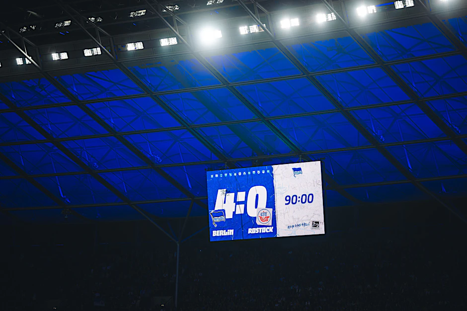 Die Anzeigetafel zeigt es deutlich: Das bislang letzte Aufeinandertreffen von Hertha BSC und Hansa Rostock im April dieses Jahres war eine klare Angelegenheit.