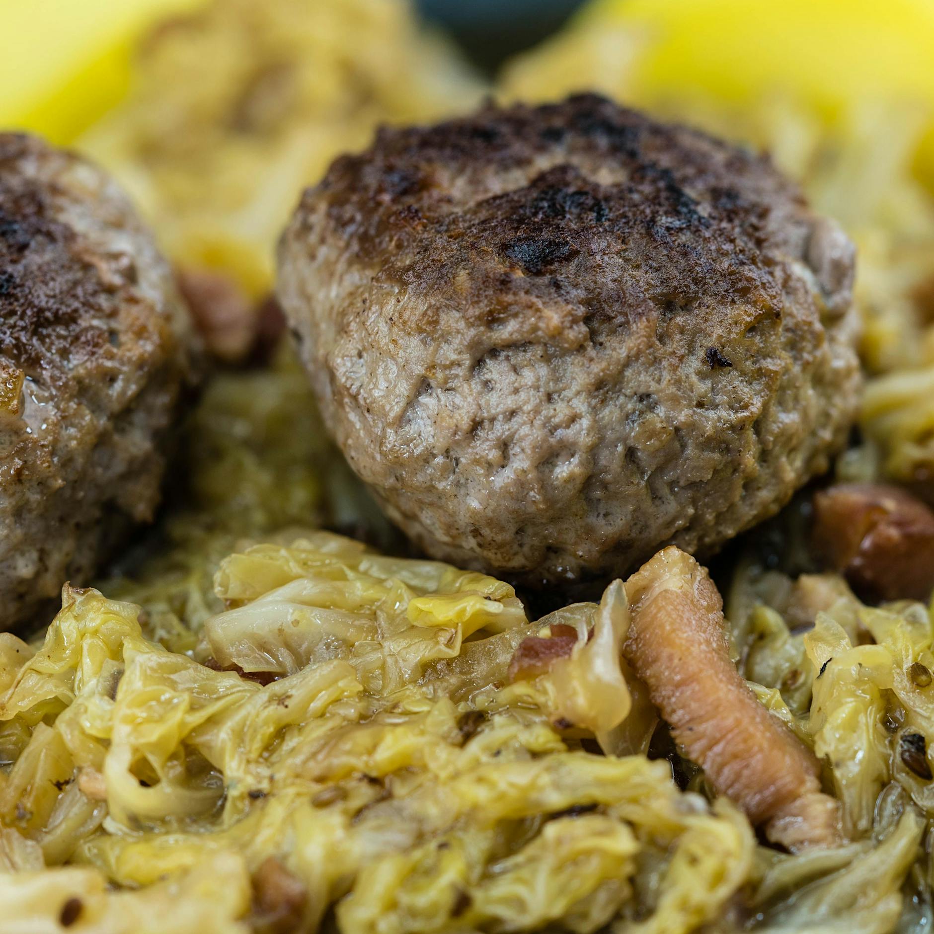 Leckeres Rezept für saftiges Beefsteak: So hat es schon Oma gebrutzelt