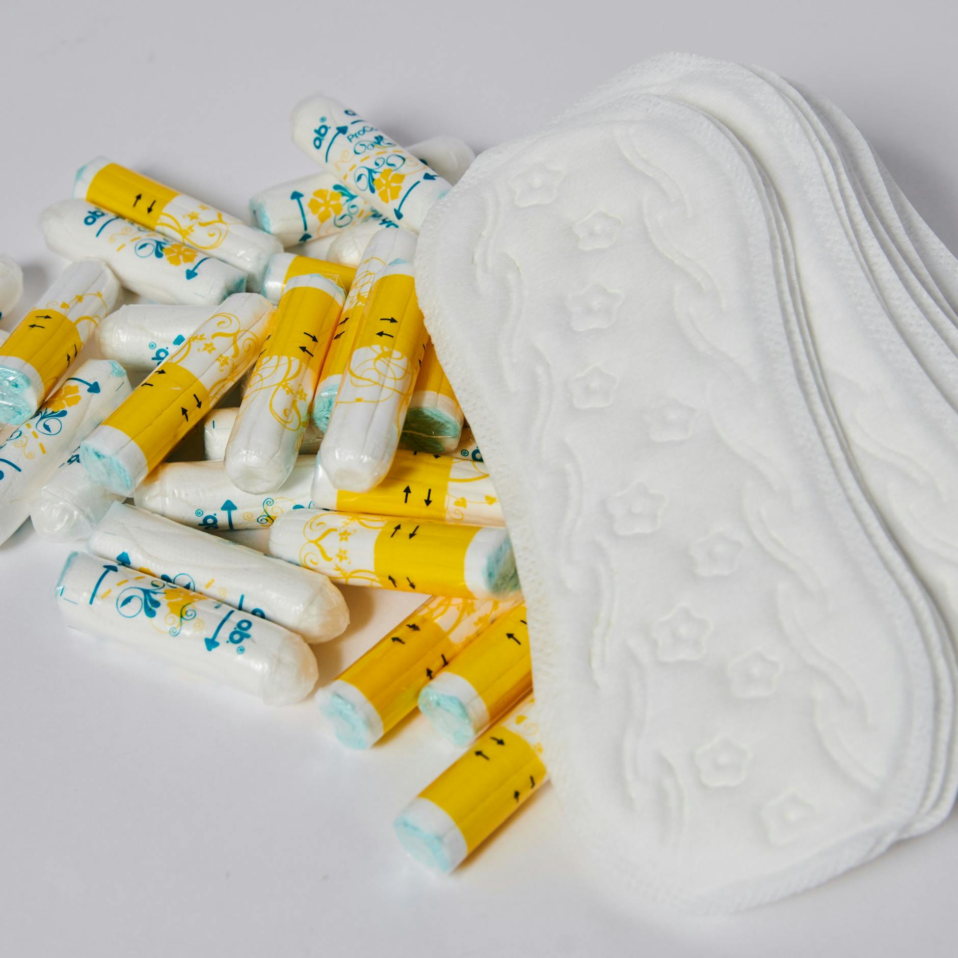 Image - Preise für Damenhygiene steigen trotz Steuersenkung: Rossmann und dm reagieren auf Kritik