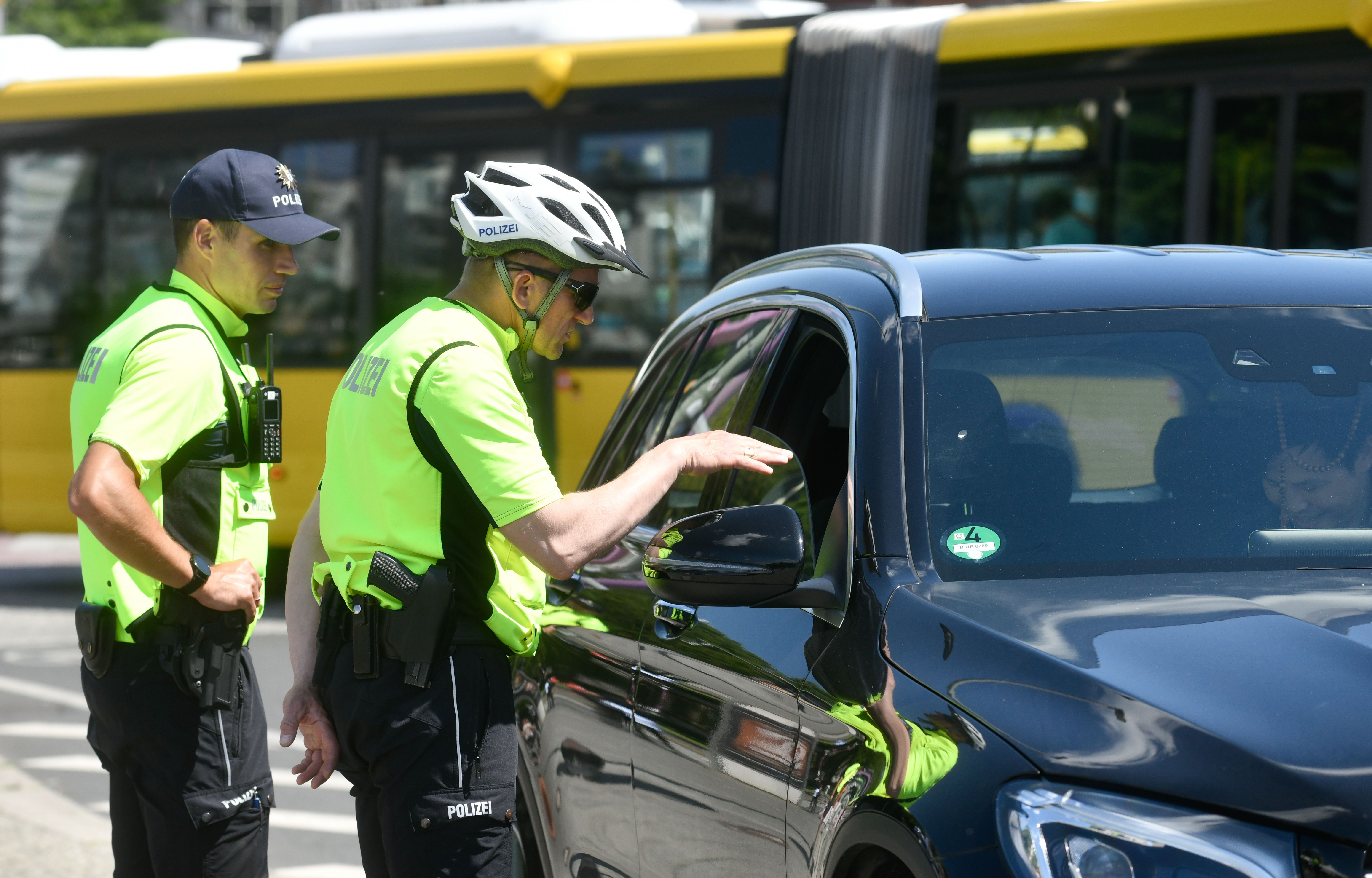 Image - Falscher RAF-Verdacht: Das dürfen Sie bei einer Polizeikontrolle nie tun!