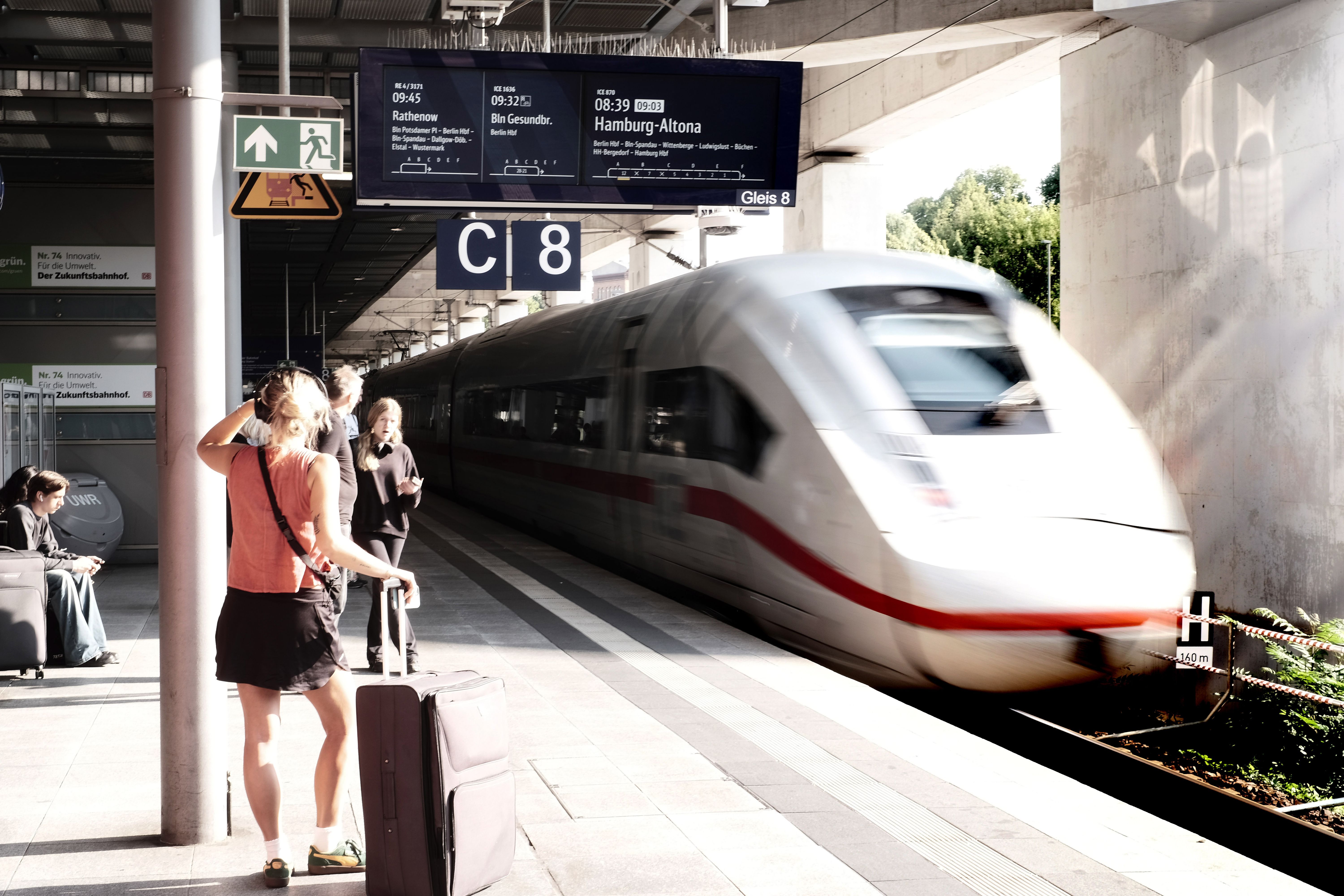 Bahnlinie Berlin–Hamburg gesperrt – was Reisende jetzt wissen müssen