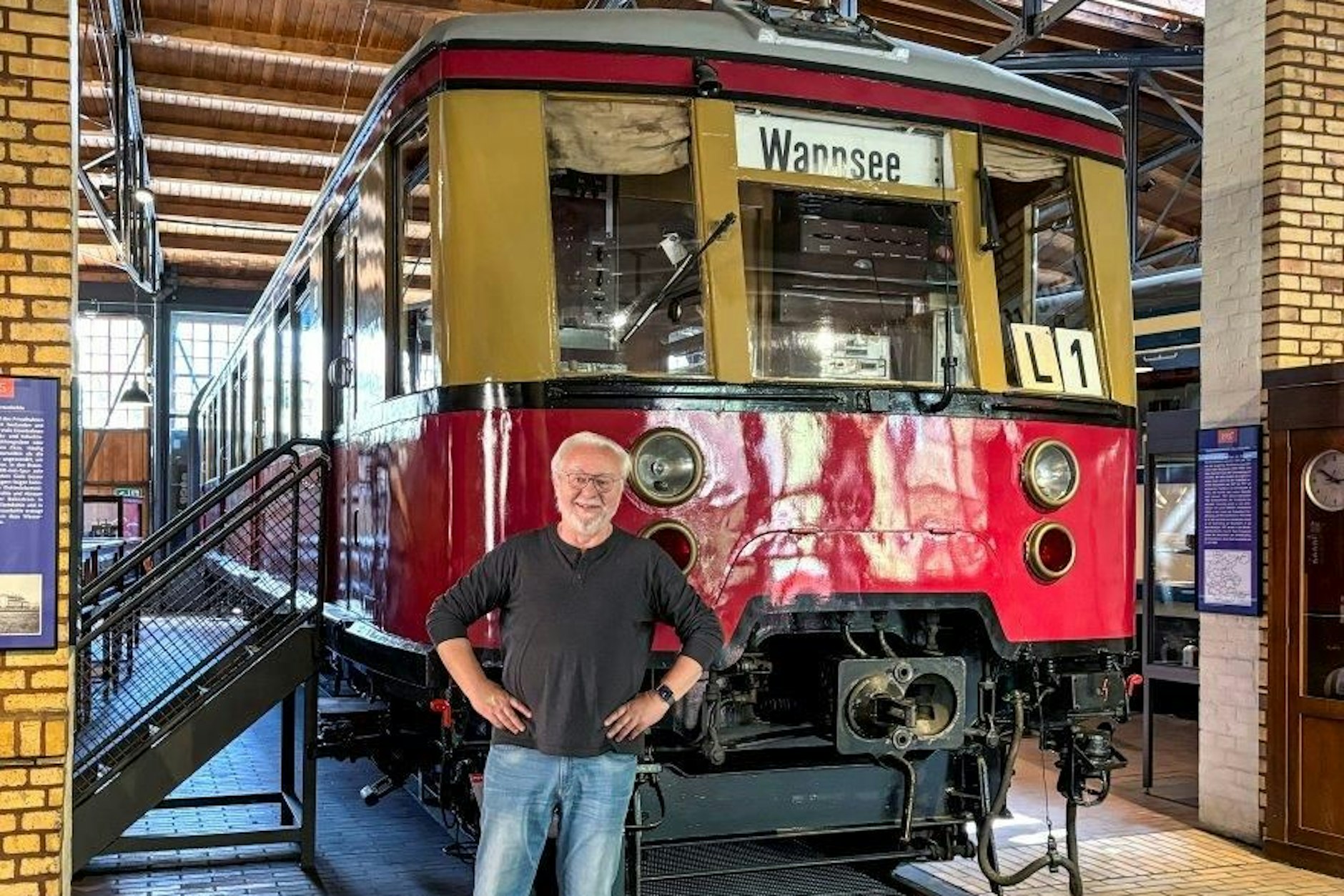 Der Trainspotter und eines der Objekte seines Begehrens: Karsten Risch im Deutschen Technikmuseum Berlin.