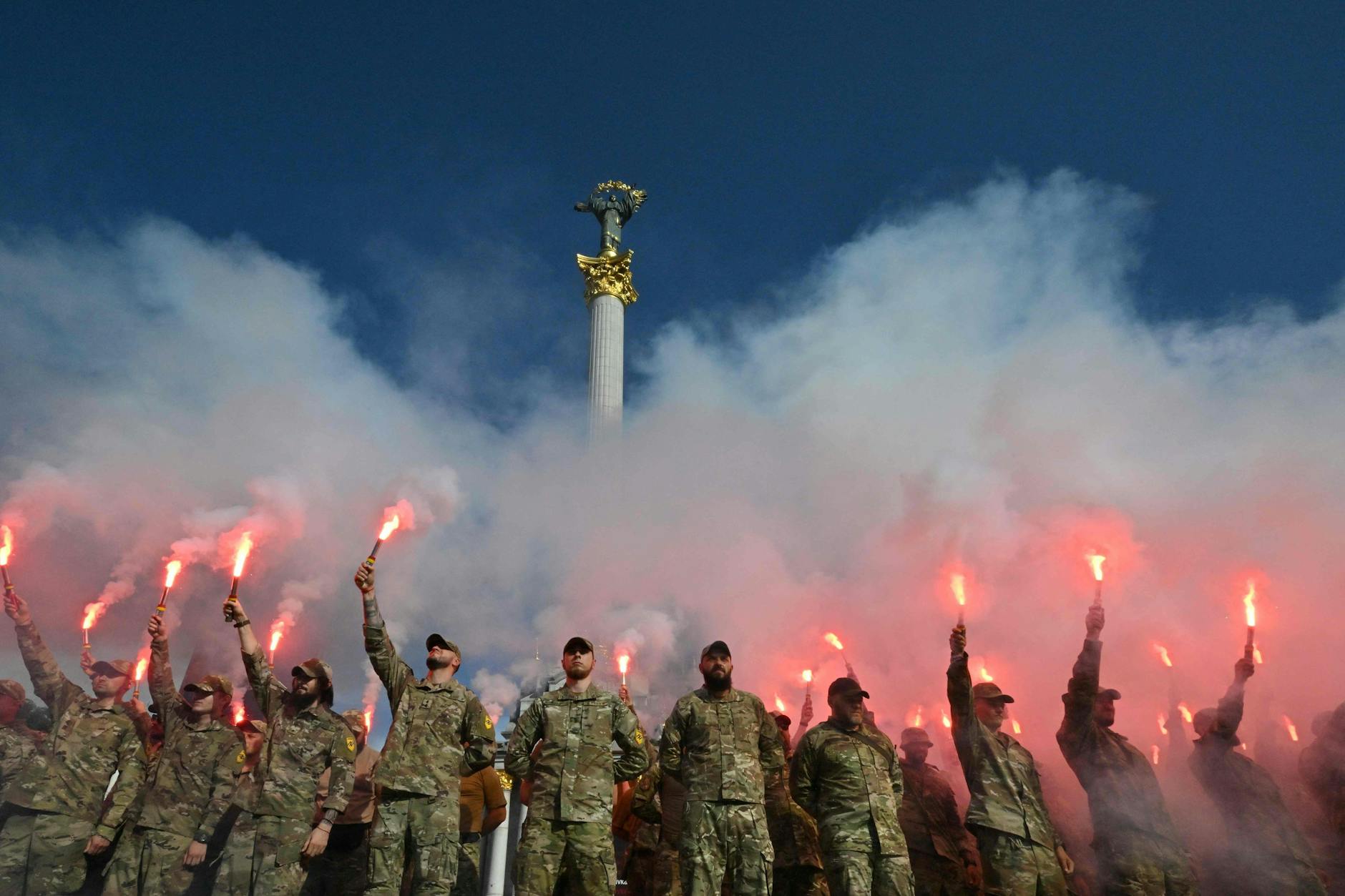 Miembros de la Brigada Azov ucraniana en un acto conmemorativo a finales de julio.