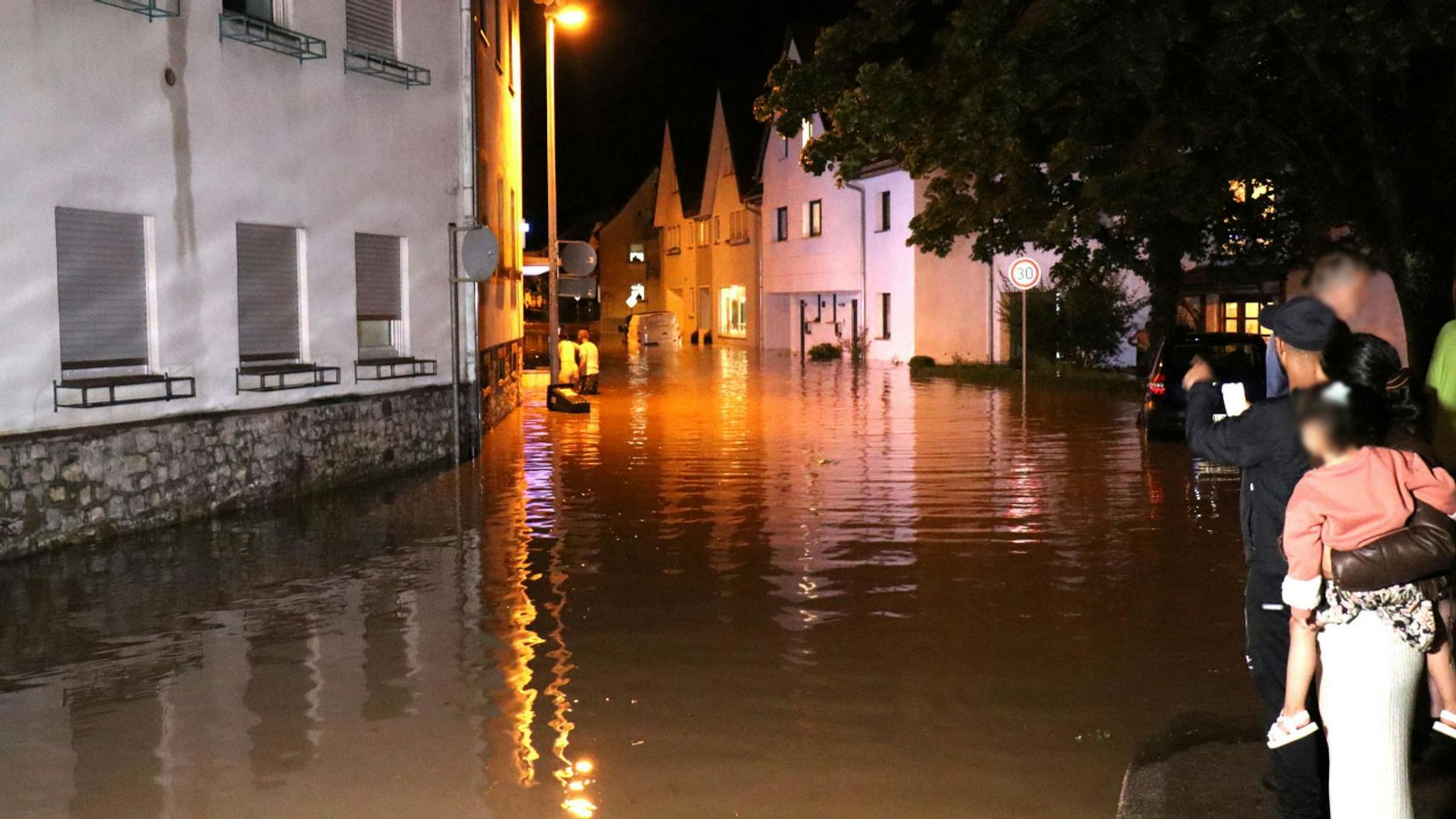 Erst an den vergangenen Tagen gab es in Teilen Deutschlands wieder heftige Unwetter. Doch wie geht es mit dem Wetter weiter?
