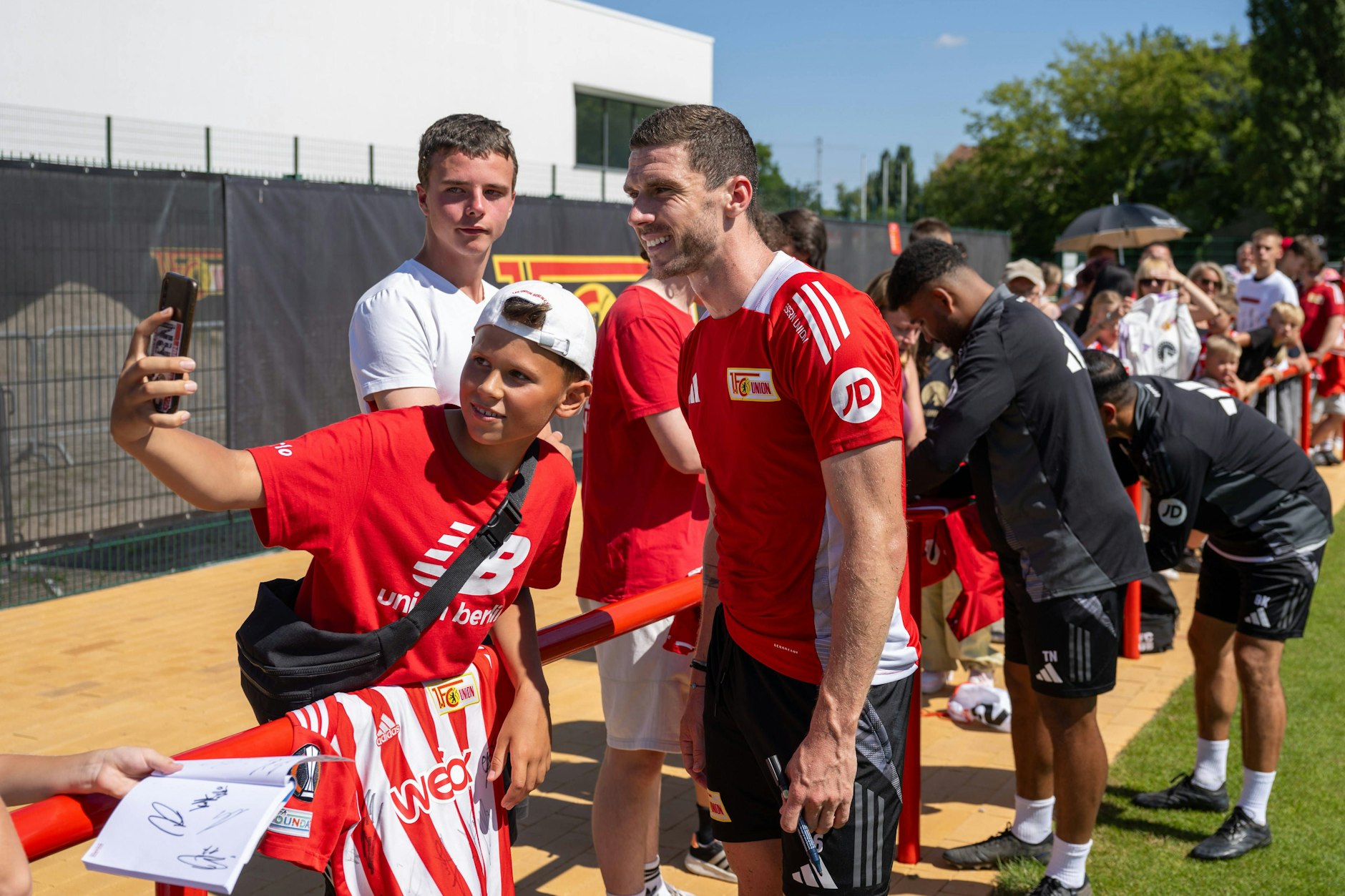 Beliebt bei den Fans wie an Tag eins: Robin Gosens hat in der Vorbereitung des 1. FC Union Berlin einen starken Eindruck hinterlassen.
