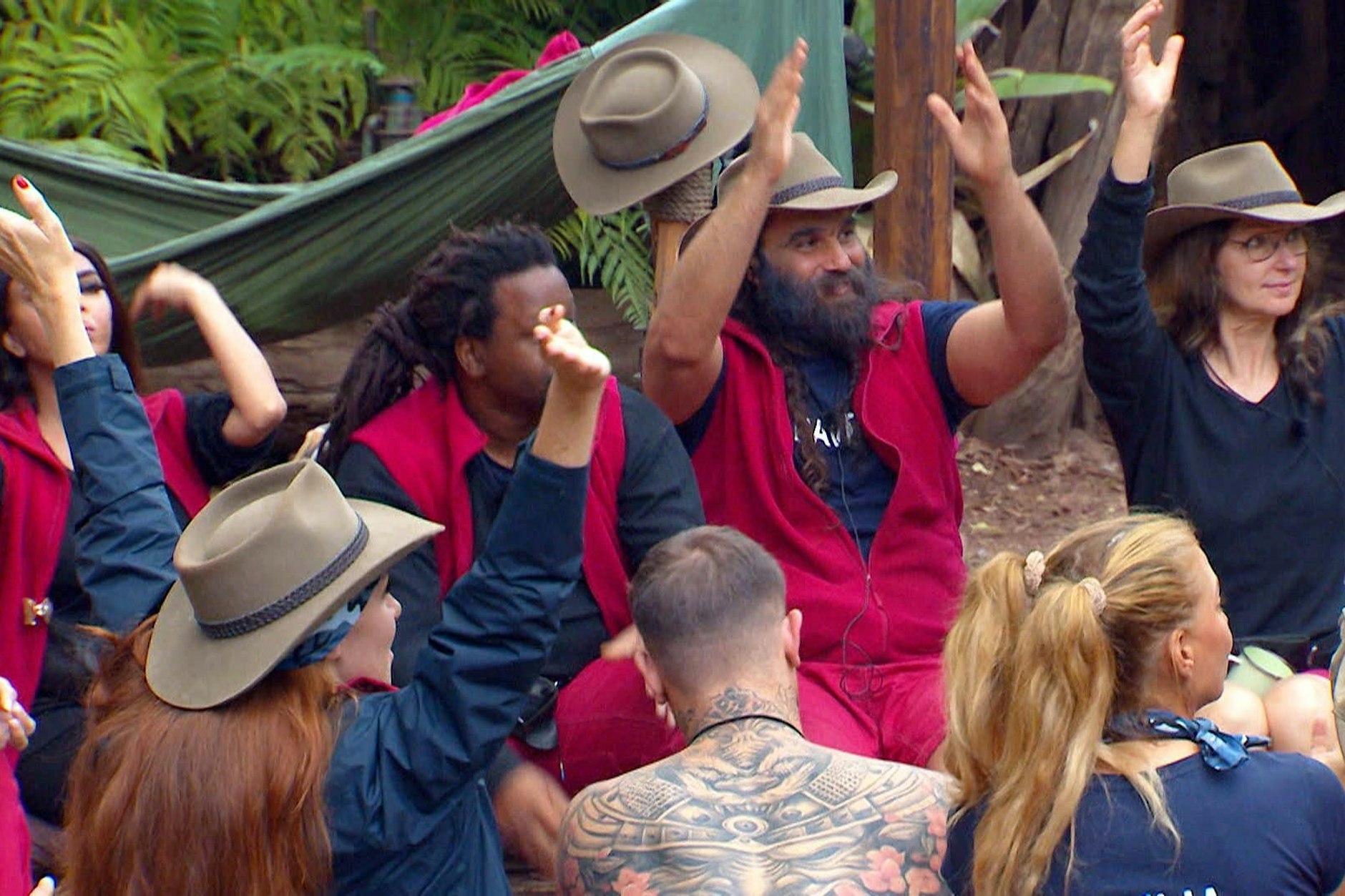 Wer muss das Dschungelcamp an Tag eins verlassen?