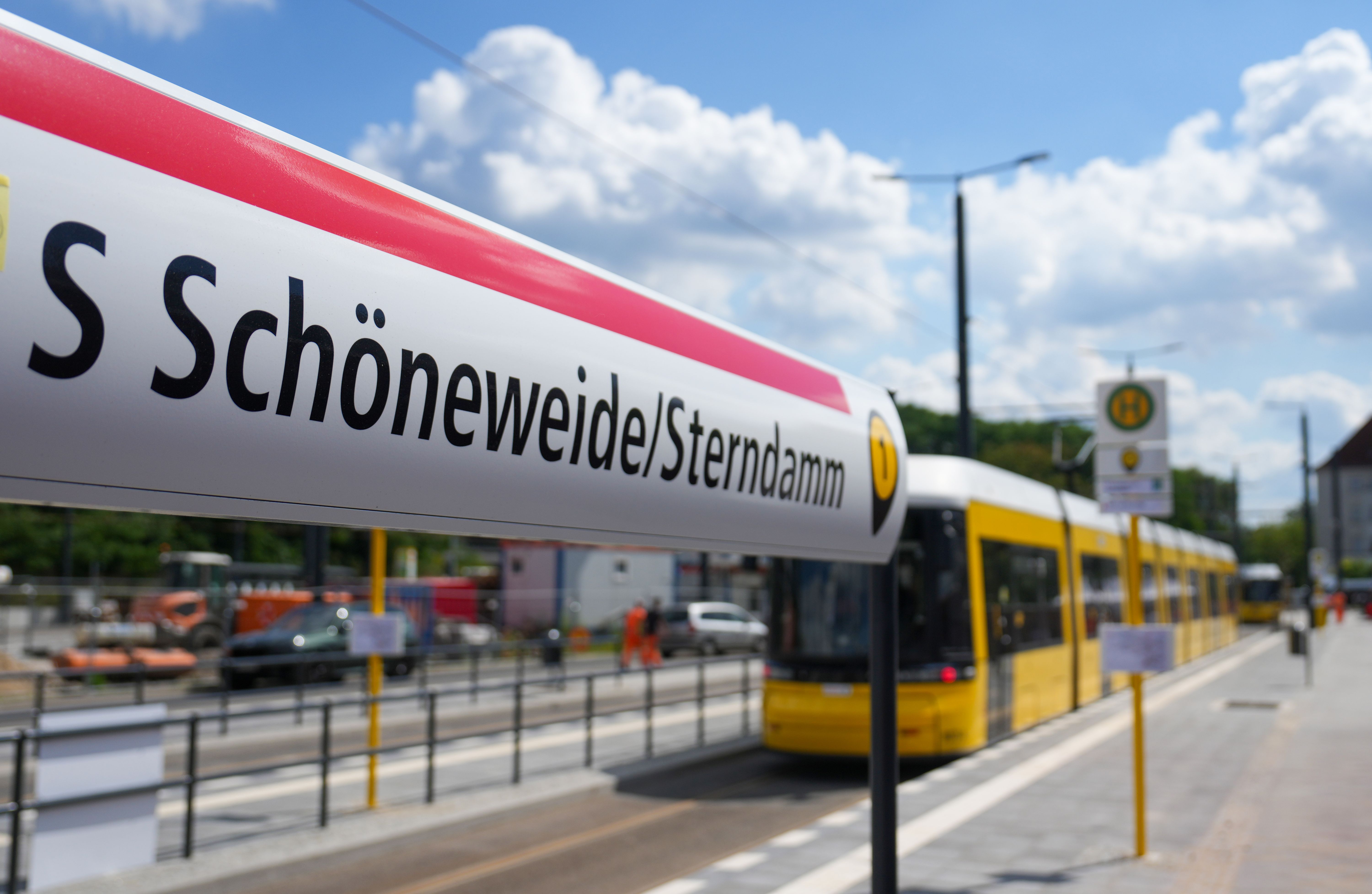 Bahnhof Schöneweide endlich fertig: Jetzt gibt es Gratis-Eis für Fahrgäste!