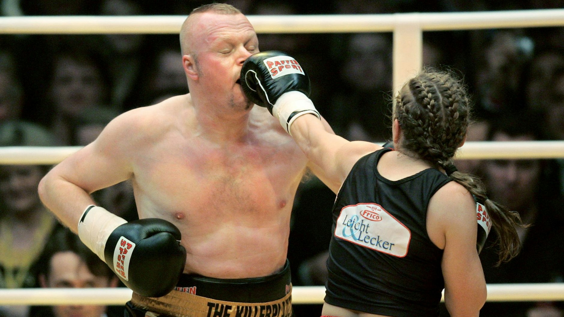 Die ehemalige Boxweltmeisterin Regina Halmich und Fernsehmoderator Stefan Raab beim Kampf im Jahr 2007. Am 14. September steigt die Neuauflage. Danach soll Stefan Raab eine RTL-Show bekommen.