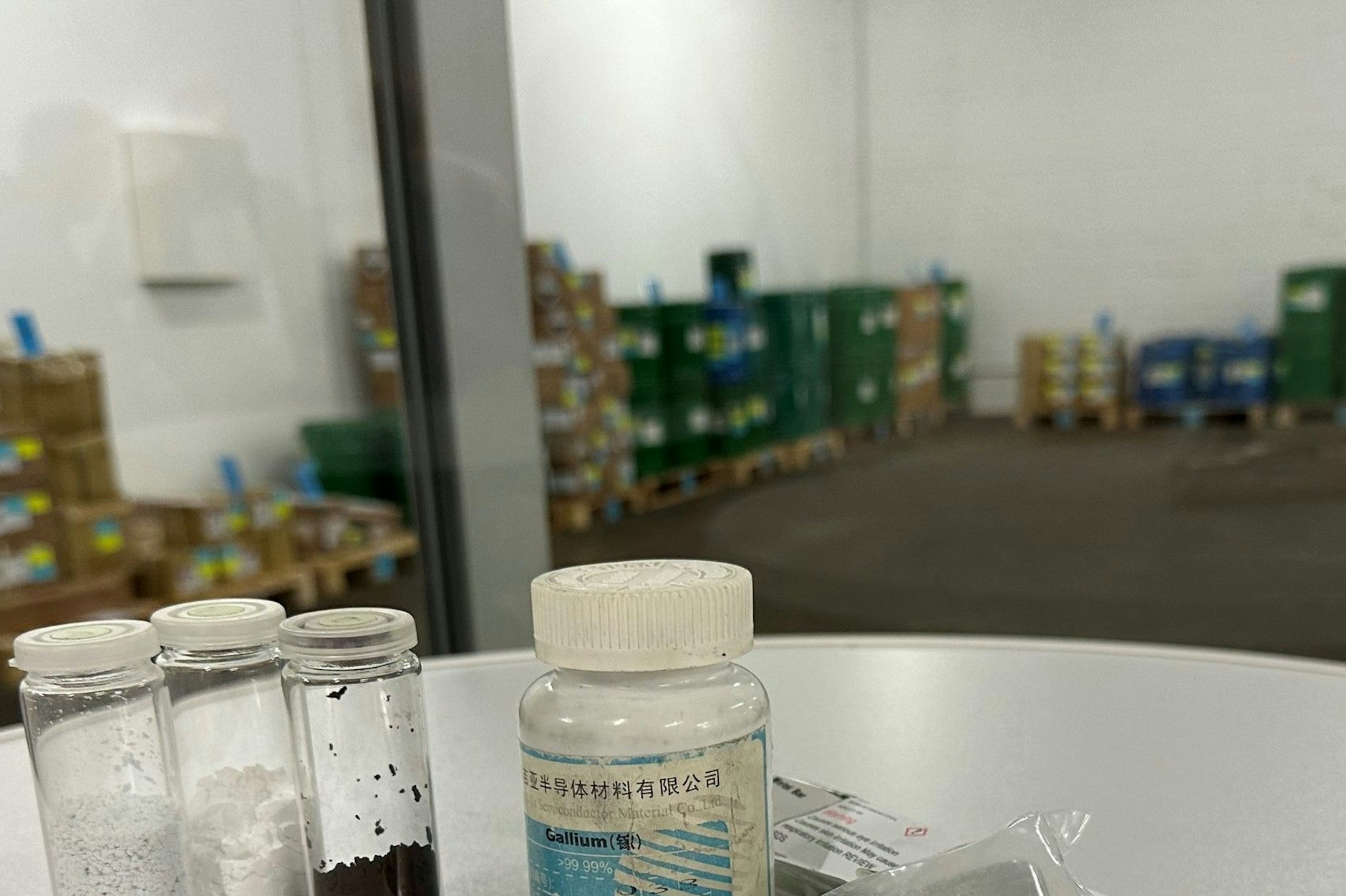 Rohstoffe in einem geheimen Lager in Berlin.