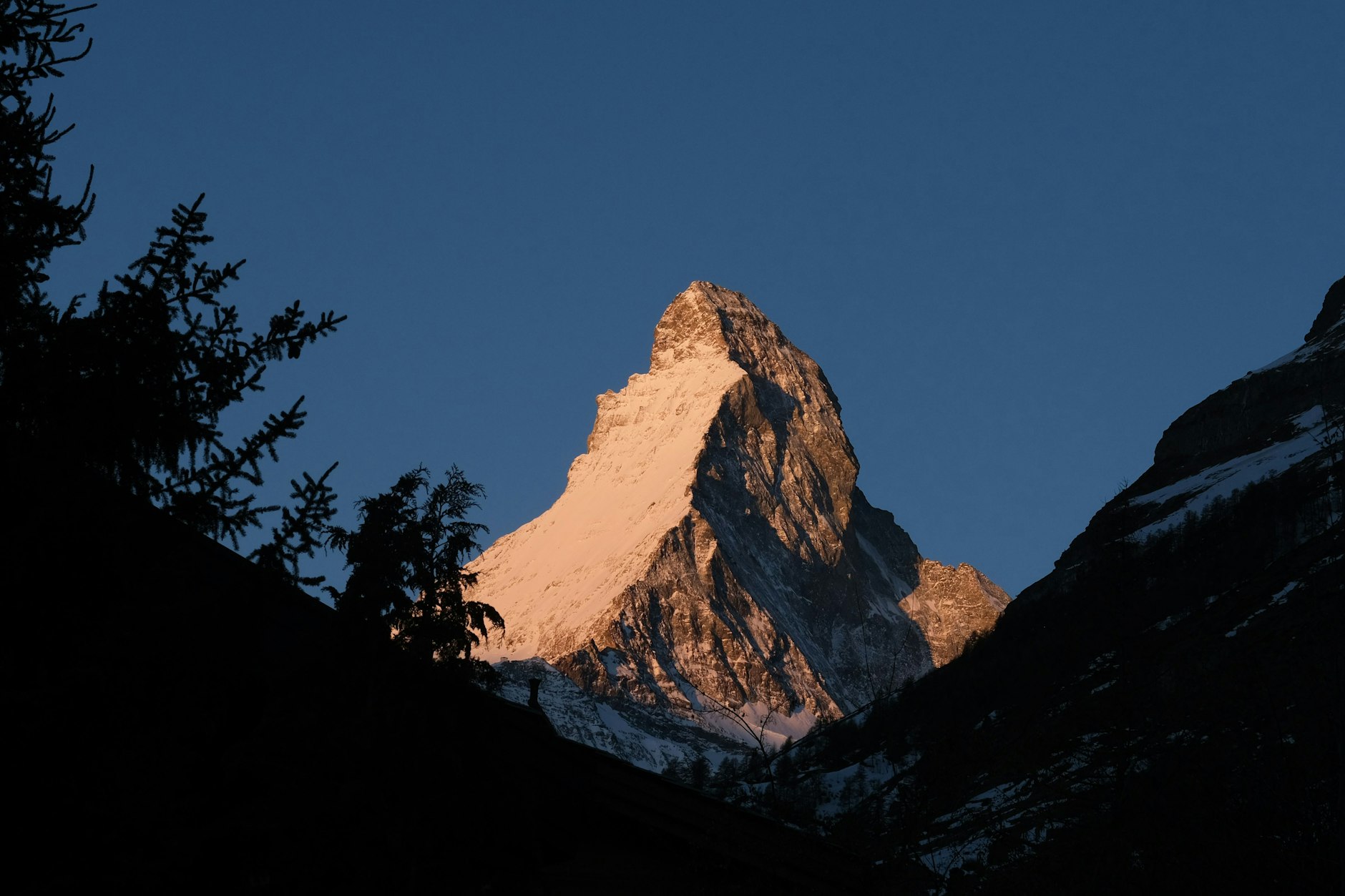 Das Matterhorn in den Schweizer Alpen.