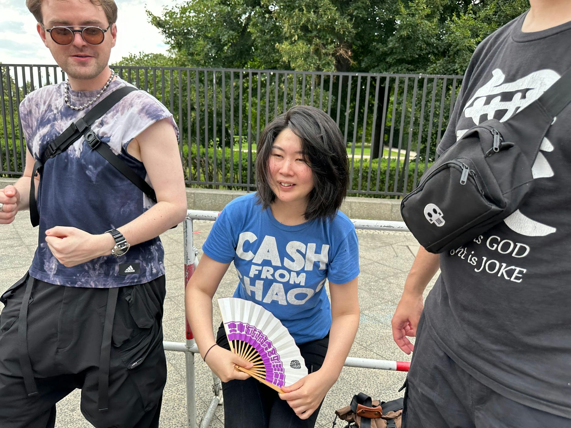 Statement-Shirts dürfen auch nicht fehlen. Es gab sehr viel zu lesen.