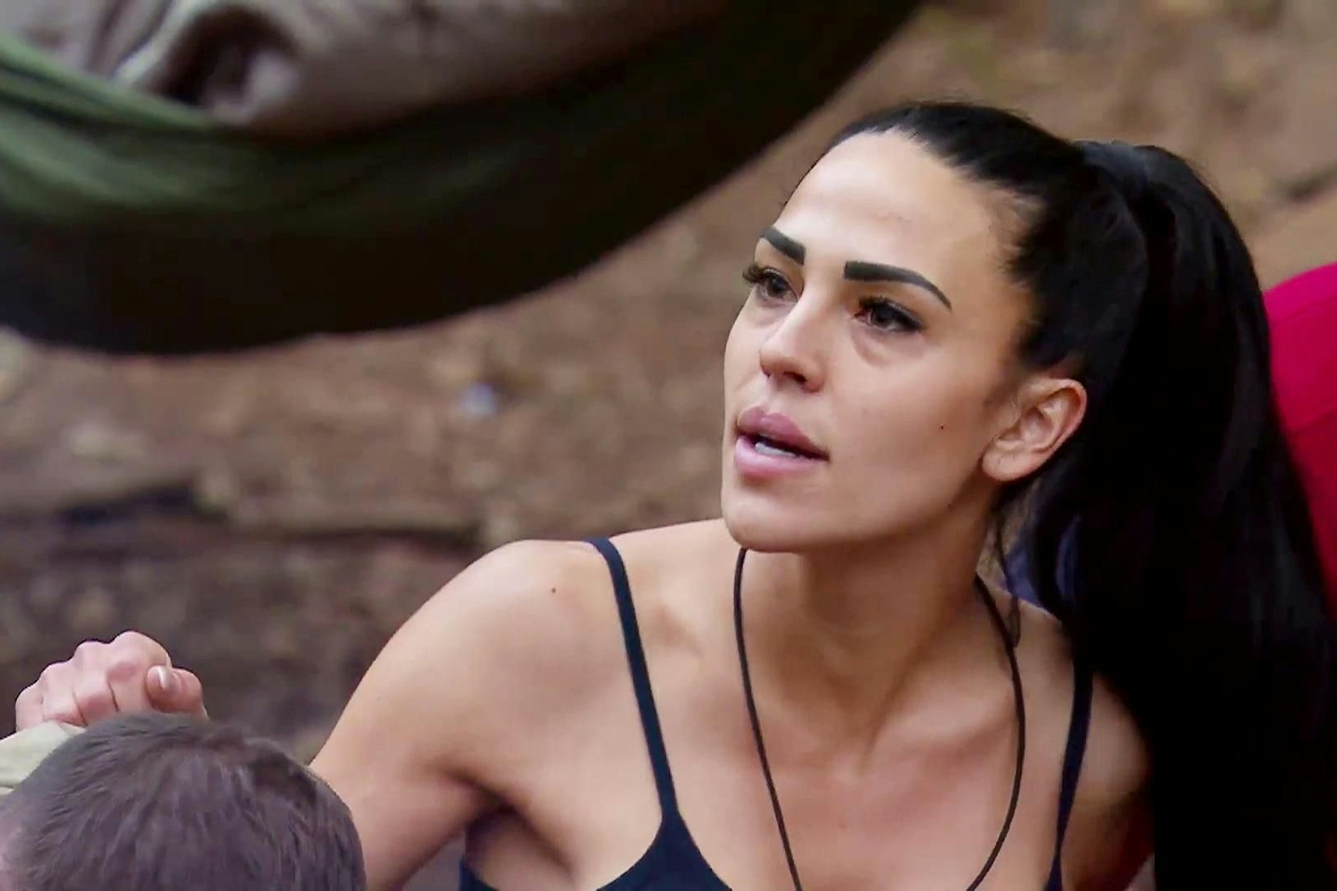 Elena Miras trifft an Tag drei im Dschungelcamp ein.