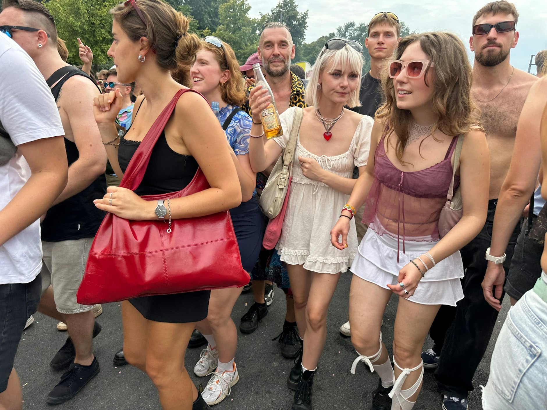 Hurra, gleich geht es noch weiter in den Club!