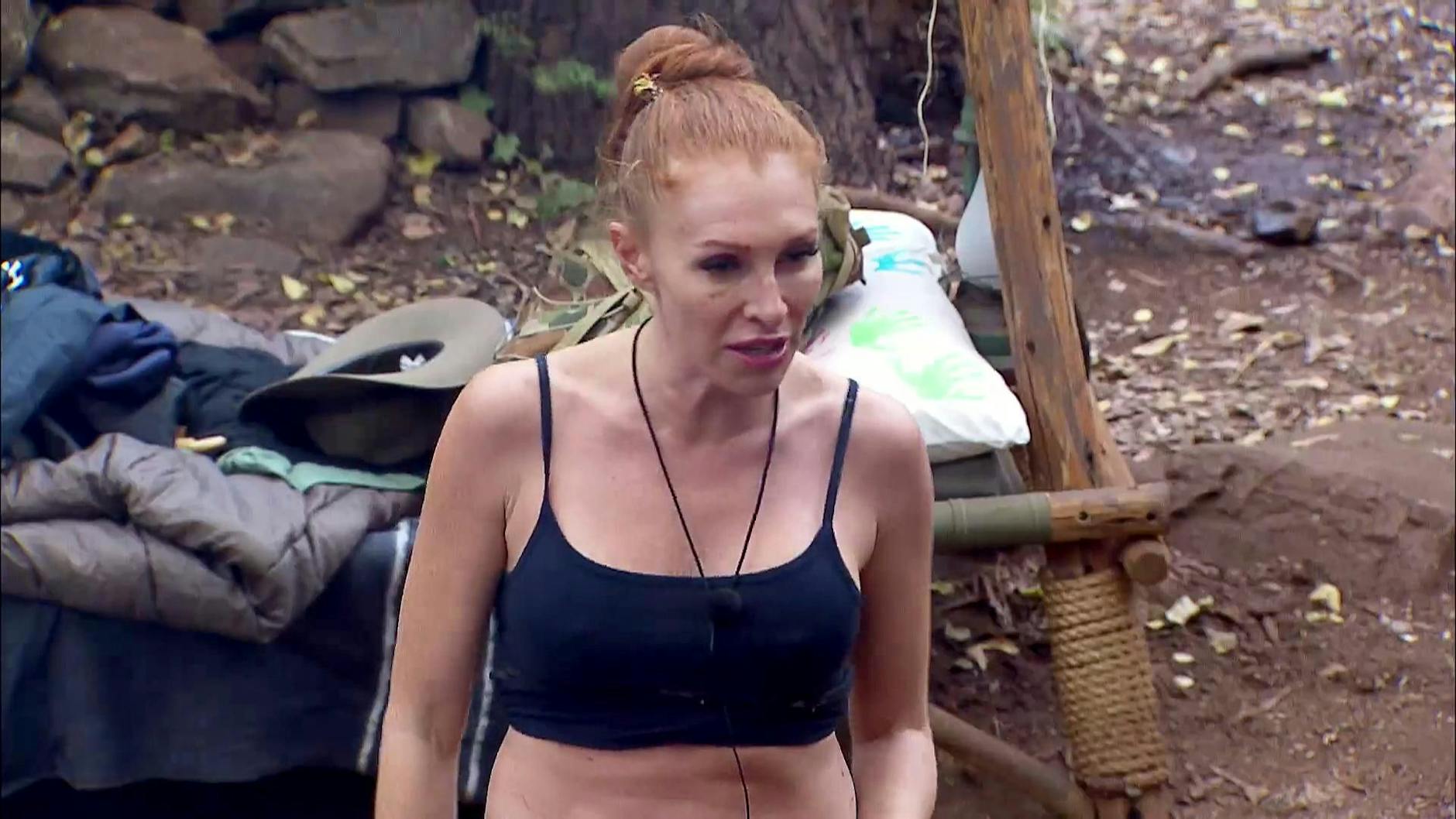 Georgina Fleur reagiert gereizt auf Elenas Einzug ins Camp.