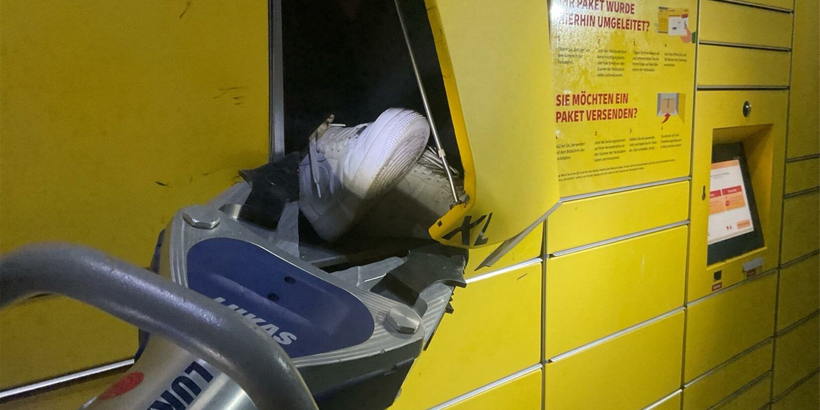 Image - Kurioser Einsatz: Teenie (17) in Packstation eingeklemmt