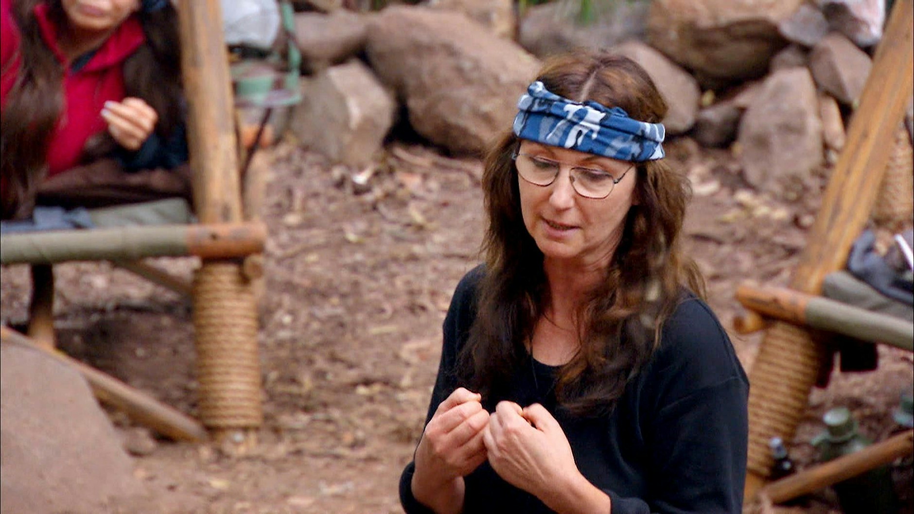 Hanka Rackwitz sagt den anderen Promis im Dschungelcamp, dass sie freiwillig gehen will.