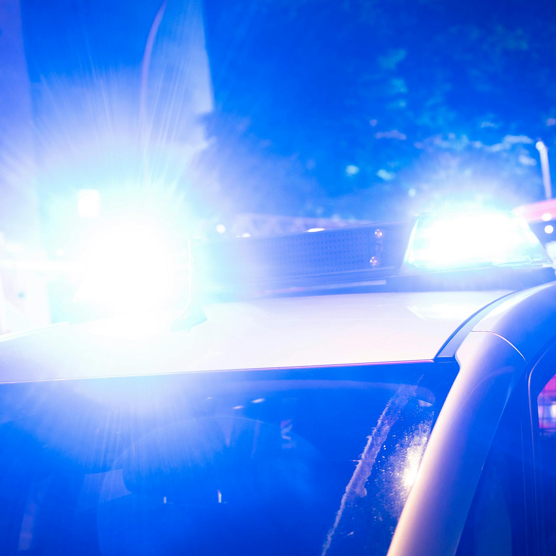 Berlin-Charlottenburg: Frau bedroht Nachbarin mit Schreckschusswaffe auf Balkon