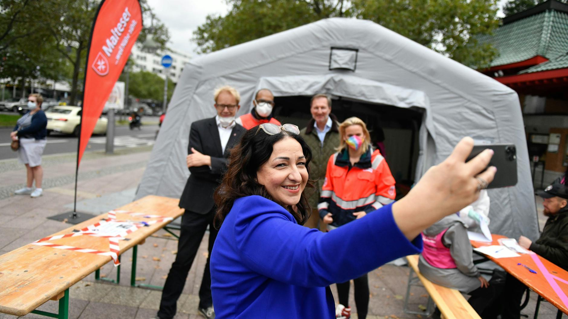September 2021: Zum Abschluss der Impfwoche gab's ein Selfie mit Dilek Kalayci.
