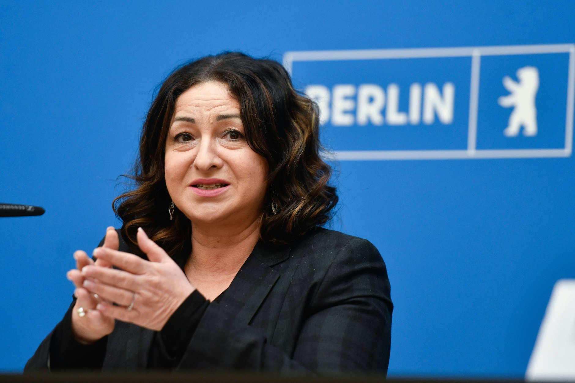 Die Staatsanwaltschaft Berlin erhebt schwere Vorwürfe gegen die ehemalige Gesundheitssenatorin Dilek Kalayci.