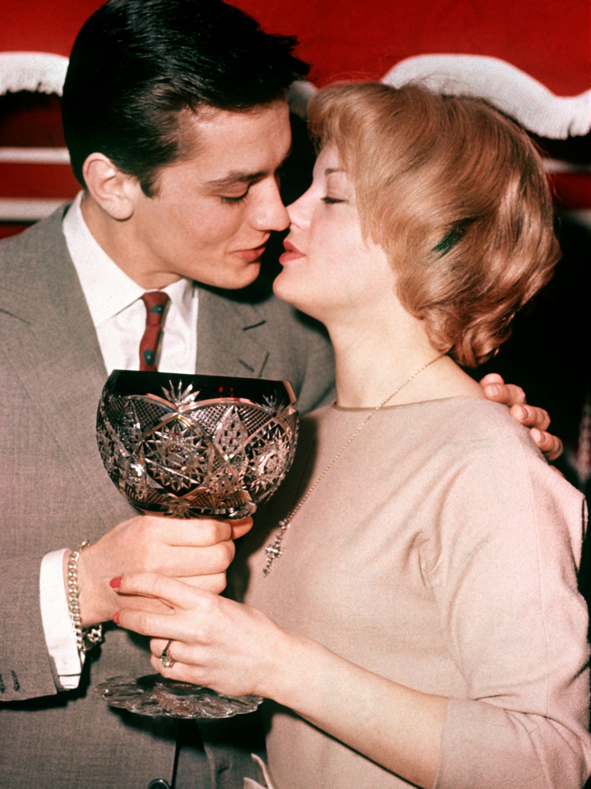 Romy Schneider mit ihrem damaligen Verlobten Alain Delon Ende der 50er-Jahre