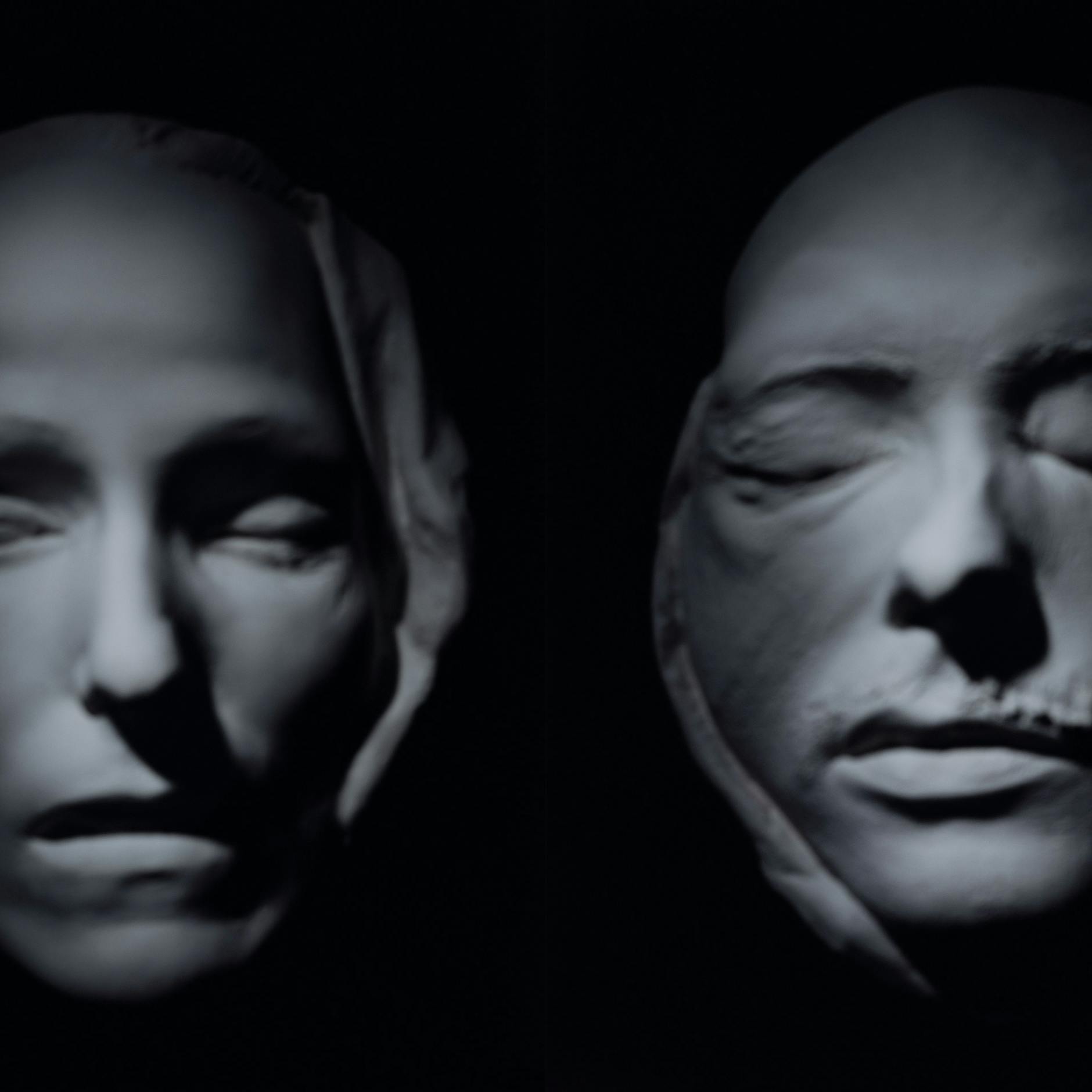 Image - Showdown der Demokratiefeinde in Leipzig: Andreas Mühes Totenmasken der NSU- und RAF-Terroristen