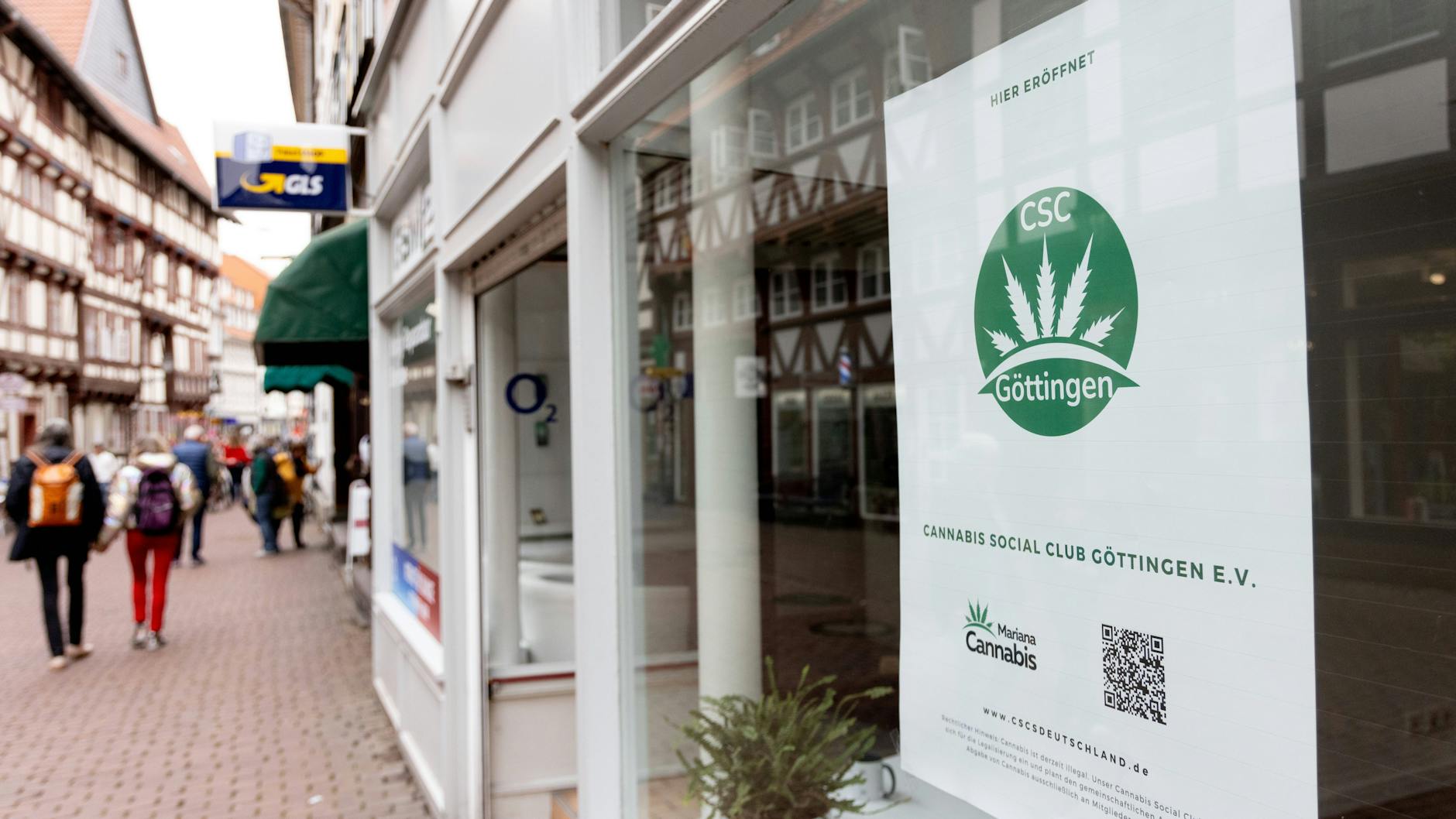 Ein Cannabis-Club hat seinen Laden in Göttingen, wo es legal den Stoff gibt. In Berlin tut man sich mit der Genehmigung dieser Vereine sehr schwer.