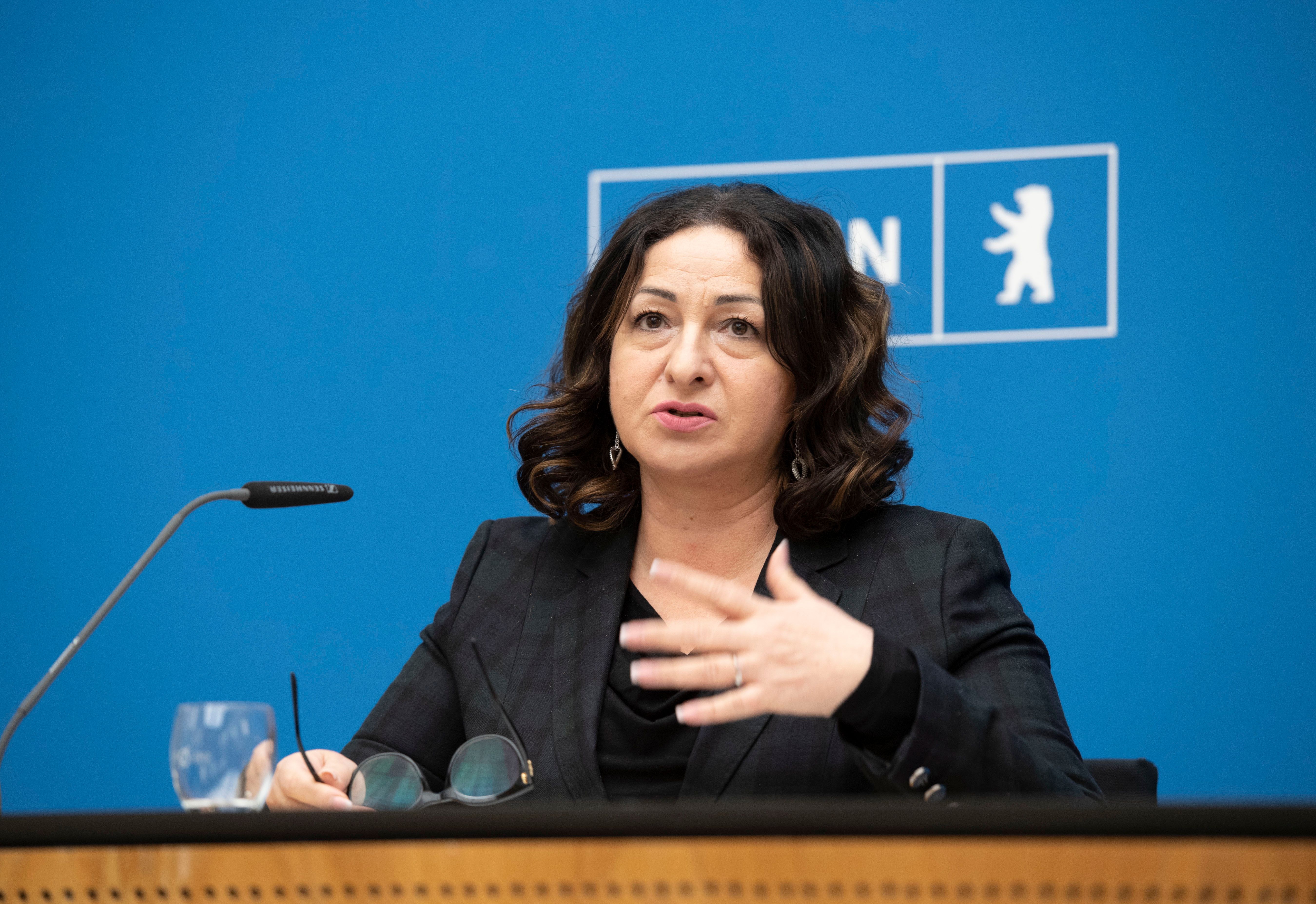 Berliner Ex-Senatorin Dilek Kalayci Soll Wegen Bestechlichkeit Vor Gericht