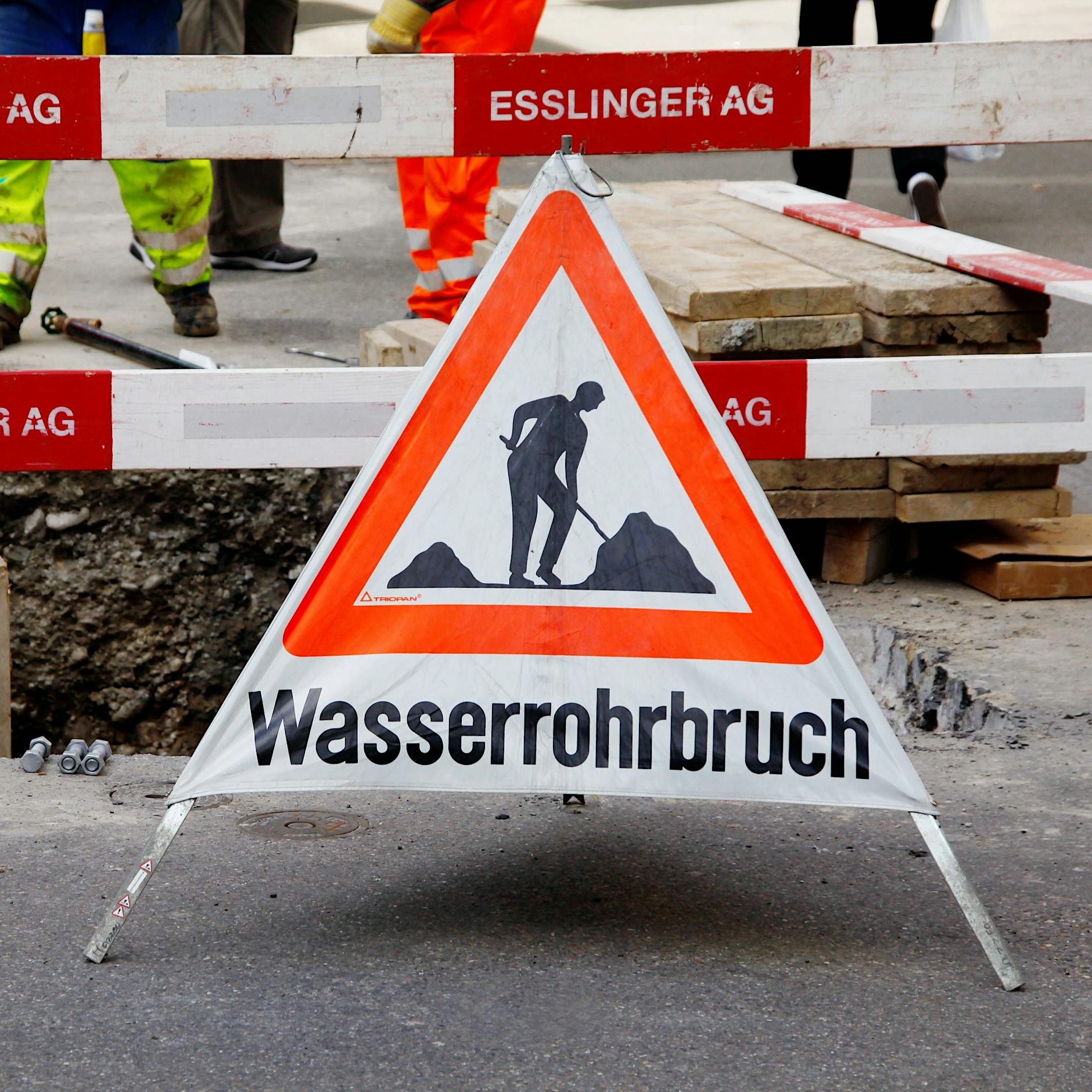 Wasserrohrbruch in Lichtenberg: Landsberger Allee bis Montag teilweise gesperrt