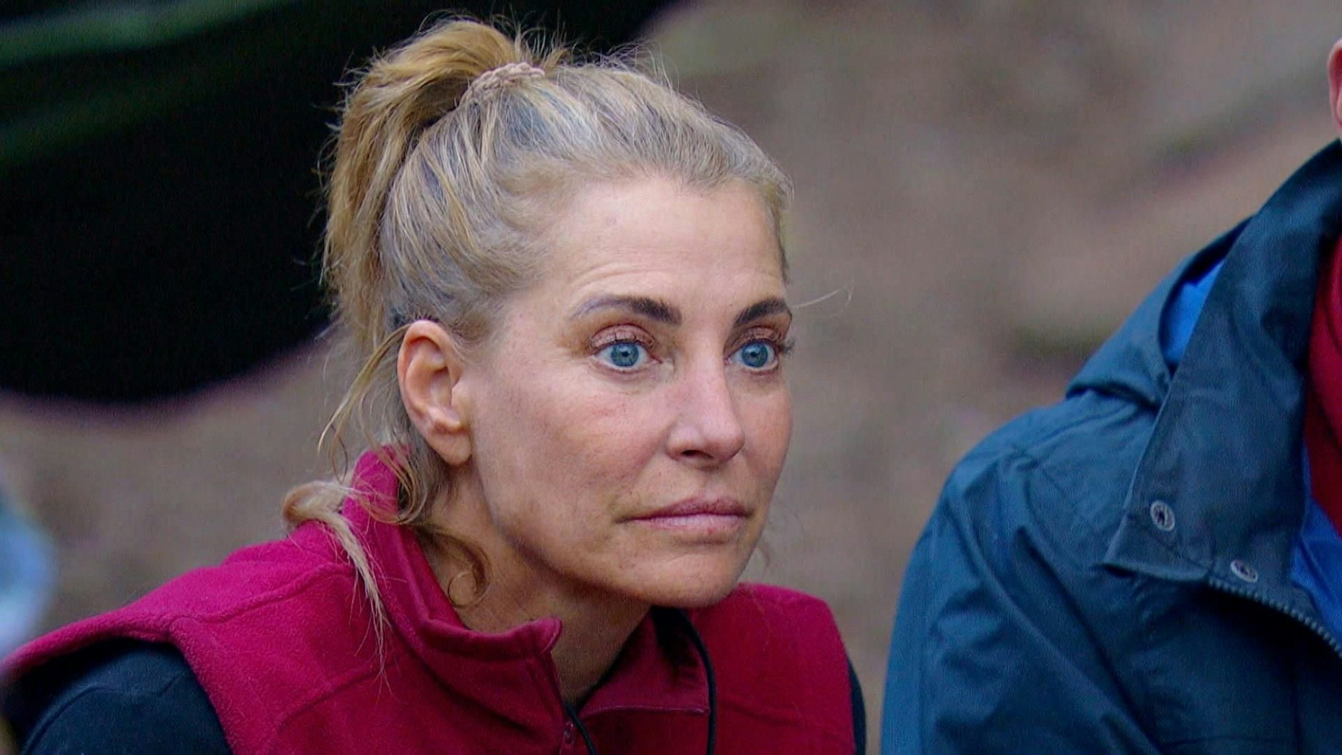 Giulia Siegel wird von David an den Pranger gestellt.