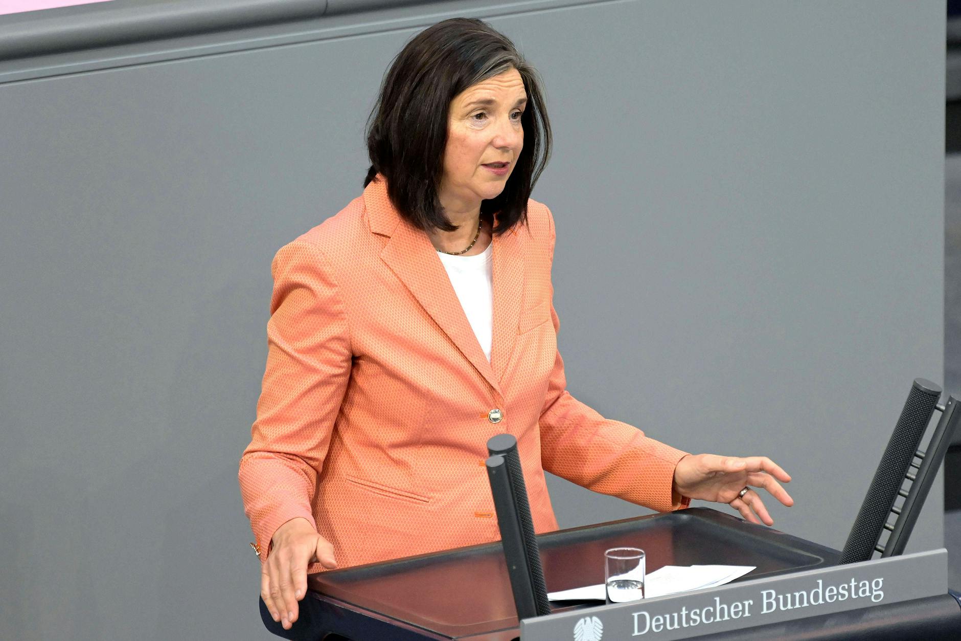 Die Grünen-Politikerin Katrin Göring-Eckardt macht Werbung für die Landtagswahl in Thüringen. 