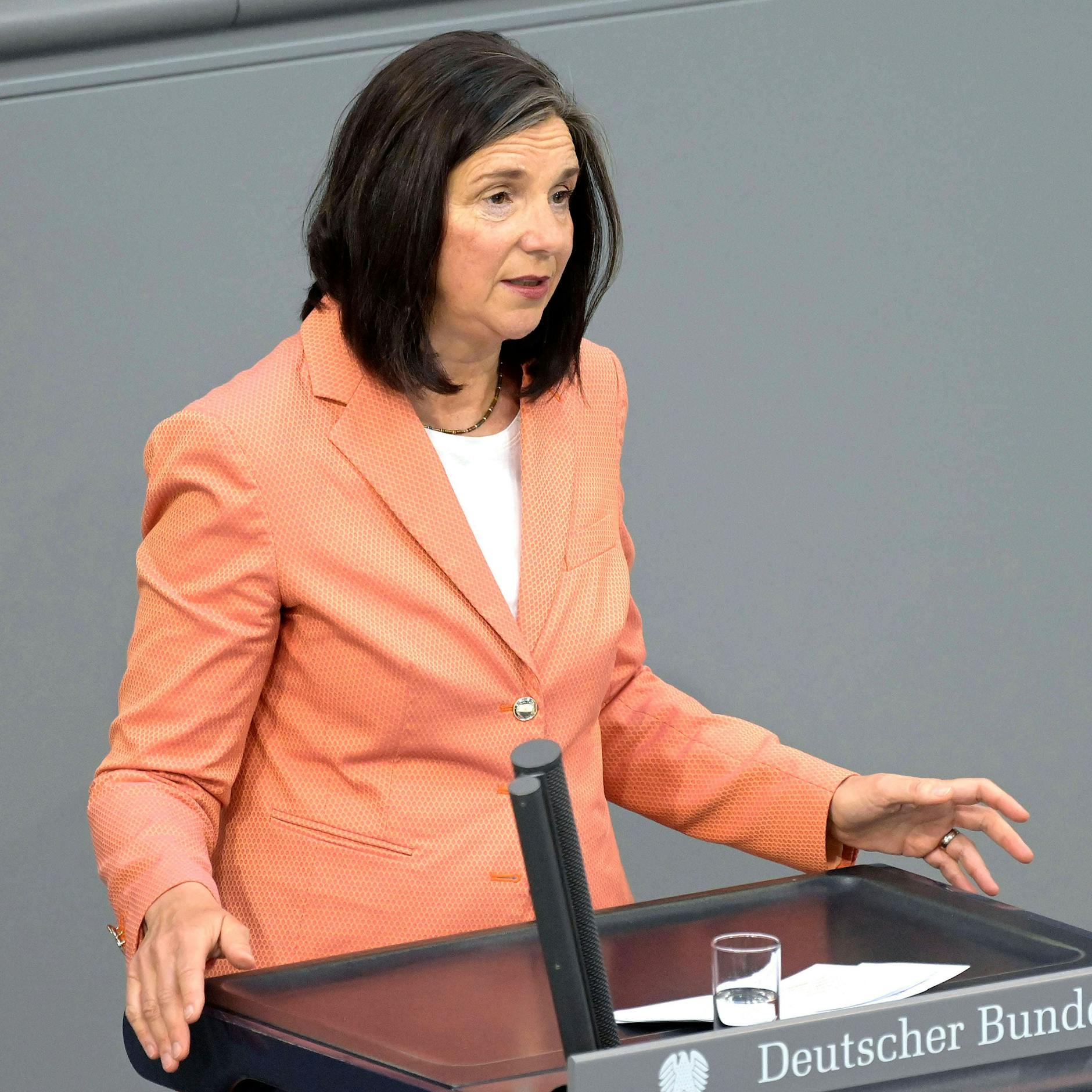 Image - Katrin Göring-Eckardt teilt Handynummer auf X: Das steckt dahinter