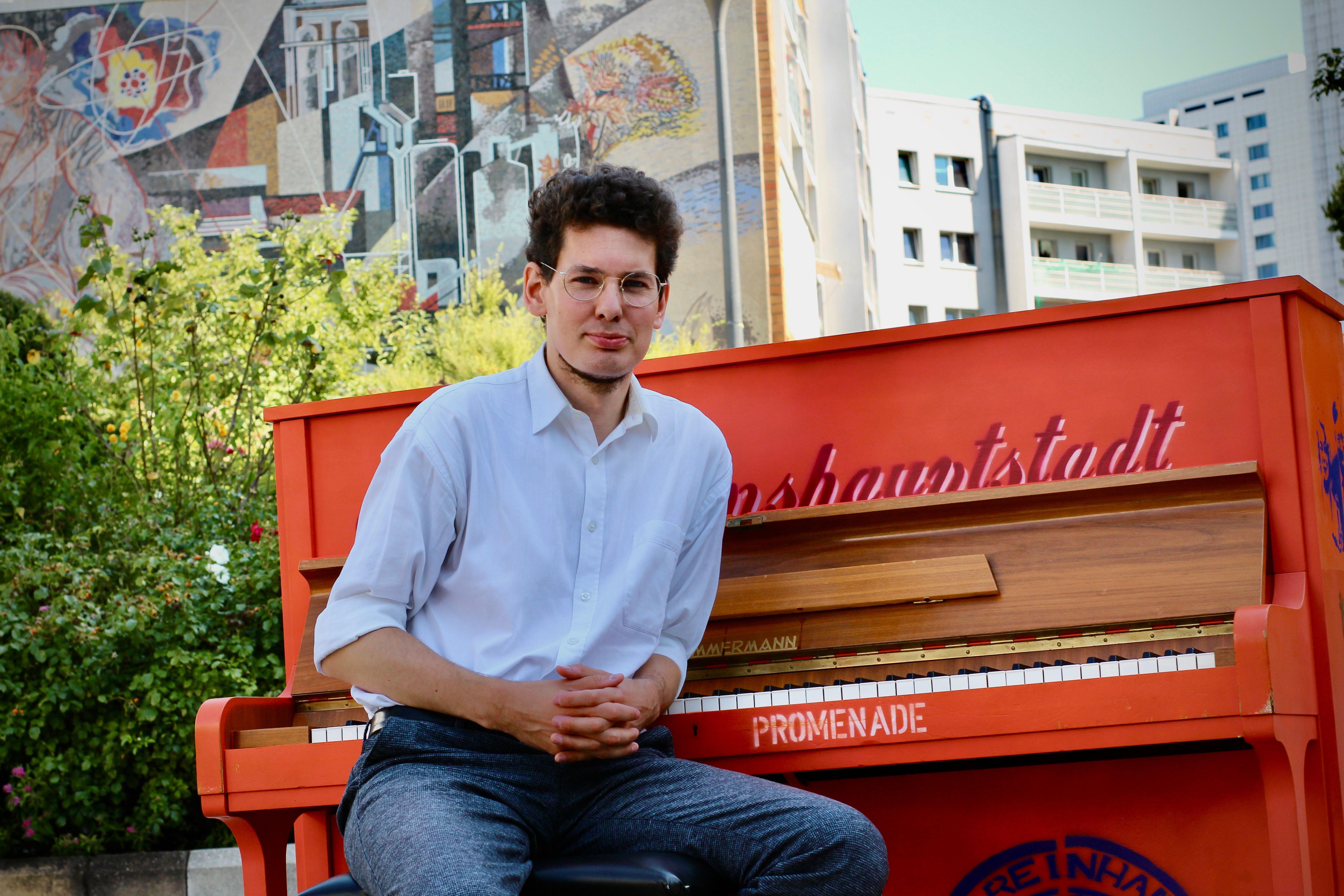 Mit VIDEO: Mr. Pianoman – der YouTube-Star aus der Marzahner DDR-Platte