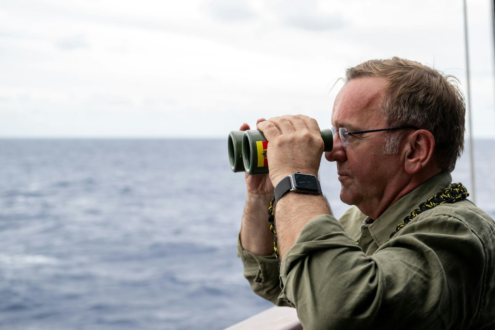 Taiwan im Blick? Verteidigungsminister Boris Pistorius an Bord der Fregatte „Baden-Württemberg“ im Pazifik.
