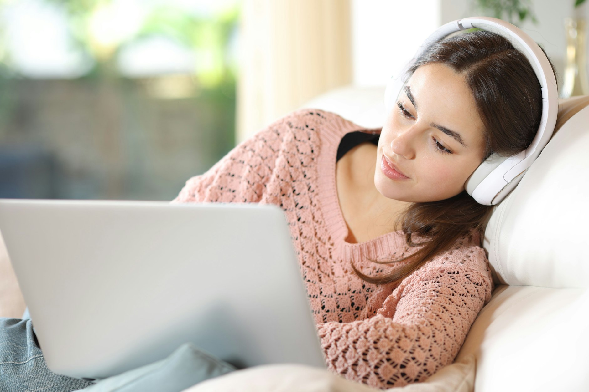 Zwillinge, Ihr Horoskop verspricht im September einen Monat voller spannender Gespräche und lebhafter Begegnungen.