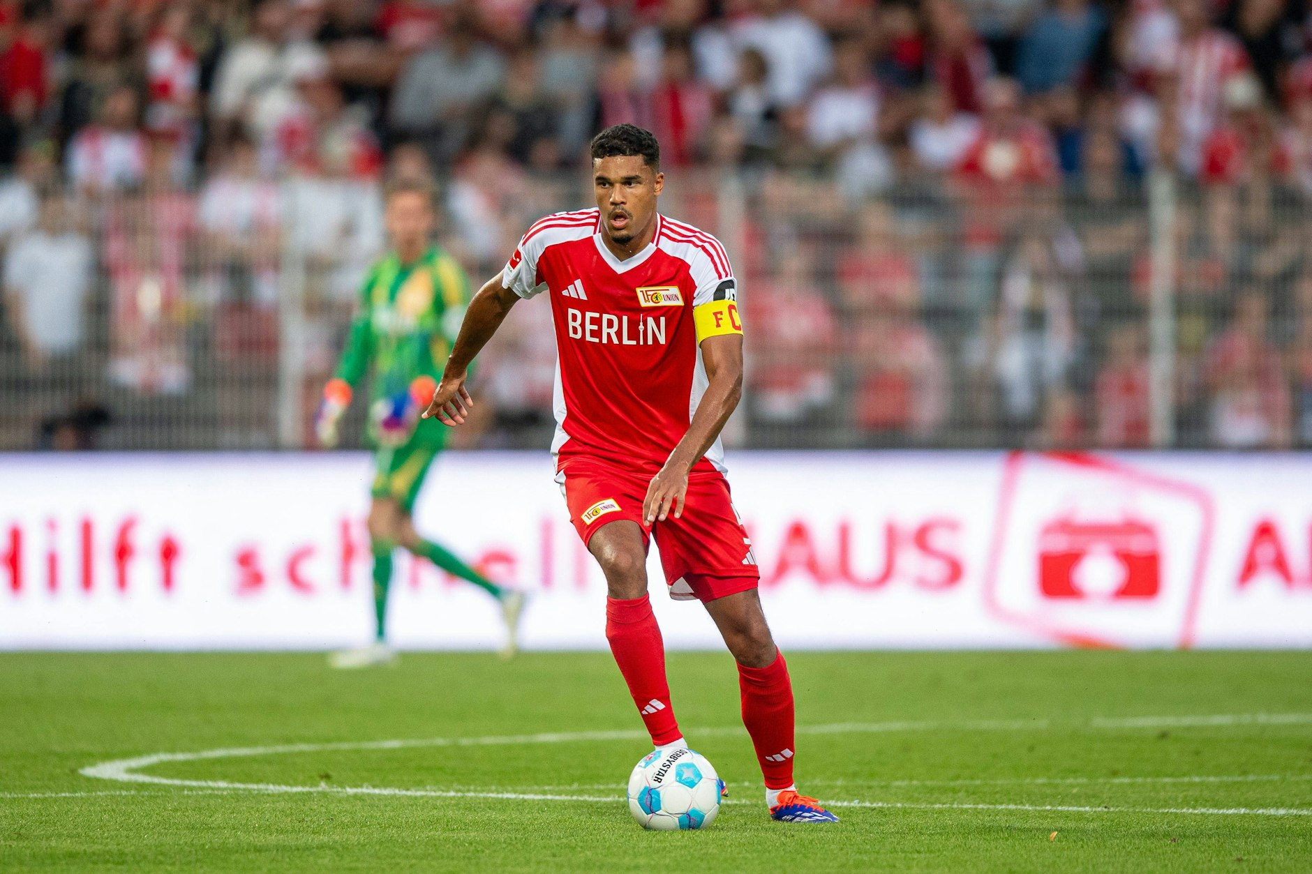 Der Vertrag von Abwehrspieler Danilho Doekhi (26) wäre 2025 ausgelaufen. Durch die Verlängerung verhindert der 1. FC Union ein finanzielles Fiasko.&nbsp;