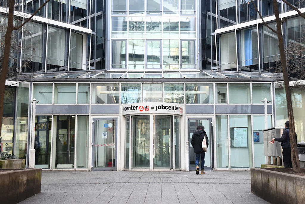 Berlin iş merkezleri şüpheli hizmet portallarına, soygunlara ve veri hırsızlığına karşı uyarıyor