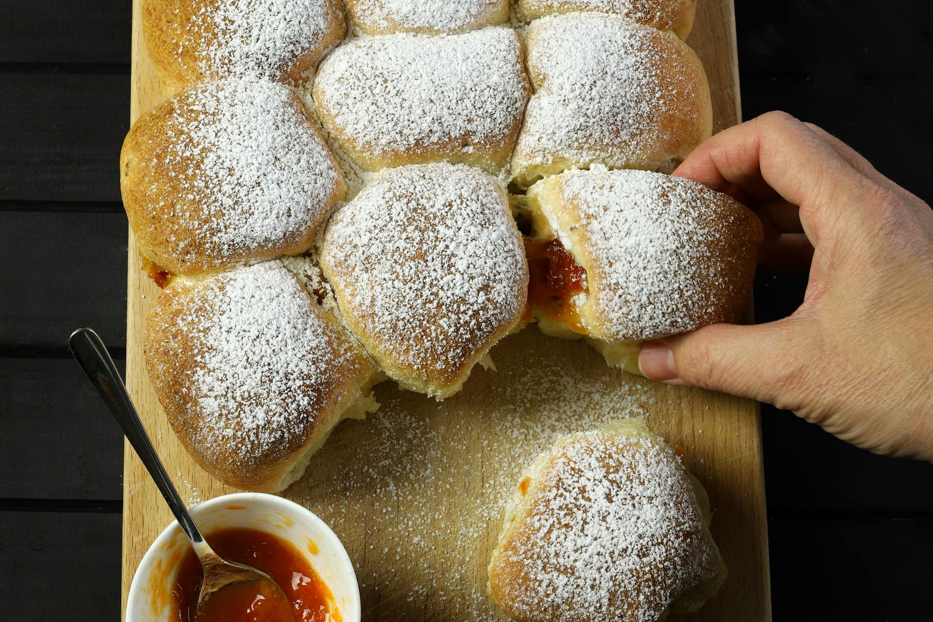 Rezept för wahnsinnig leckere Buchteln: Lassen Sie sich die Rohrnudeln schmecken!