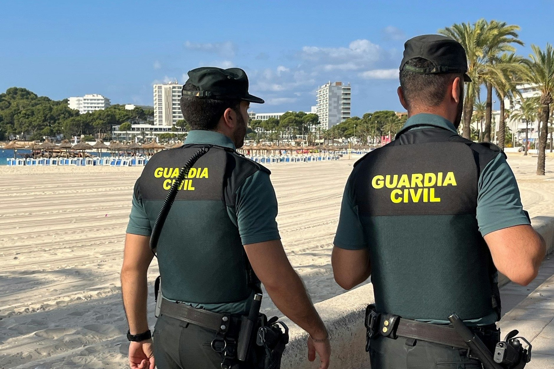 Mallorca: Mitglieder der spanischen Guardia Civil patrouillieren in der Nähe des Ballermanns.&nbsp;