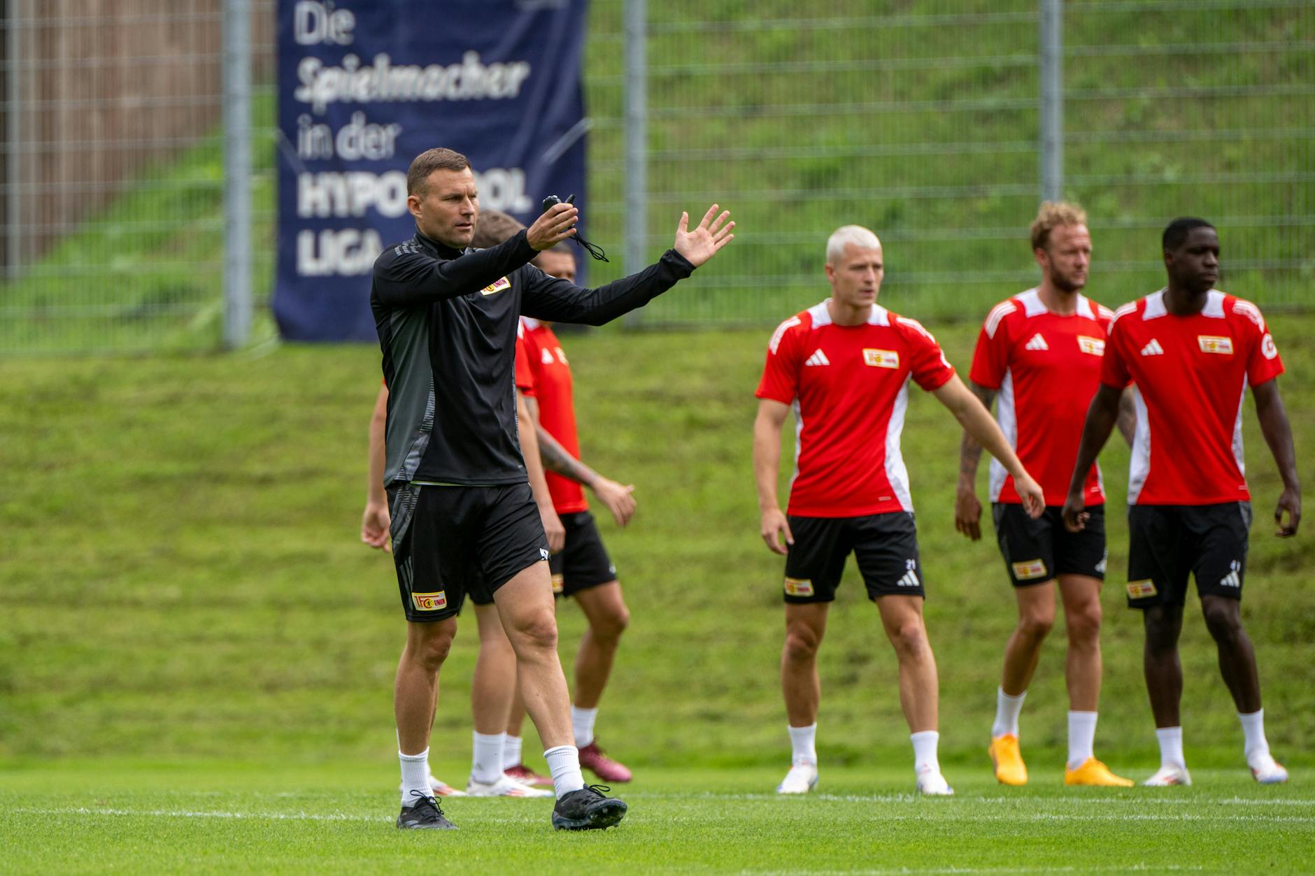 Assistent Kristoffer Wichmann (43), Landsmann von Cheftrainer Bo Svensson (45), ist beim 1. FC Union unter anderem für die so wichtigen Standardsituationen zuständig.