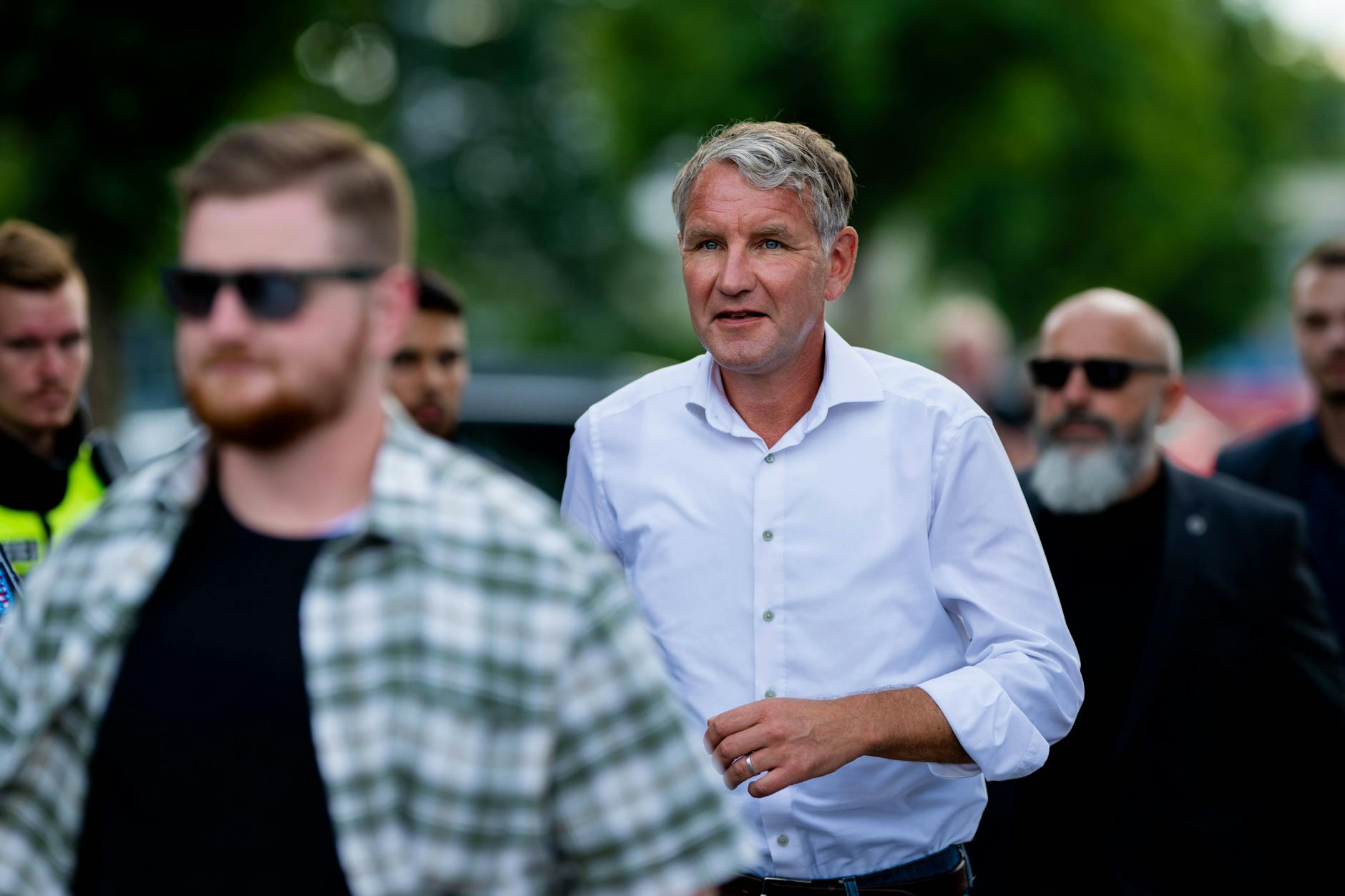 Björn Höcke (AfD) kommt zu einer Wahlkampfveranstaltung in Erfurt (Archivbild)